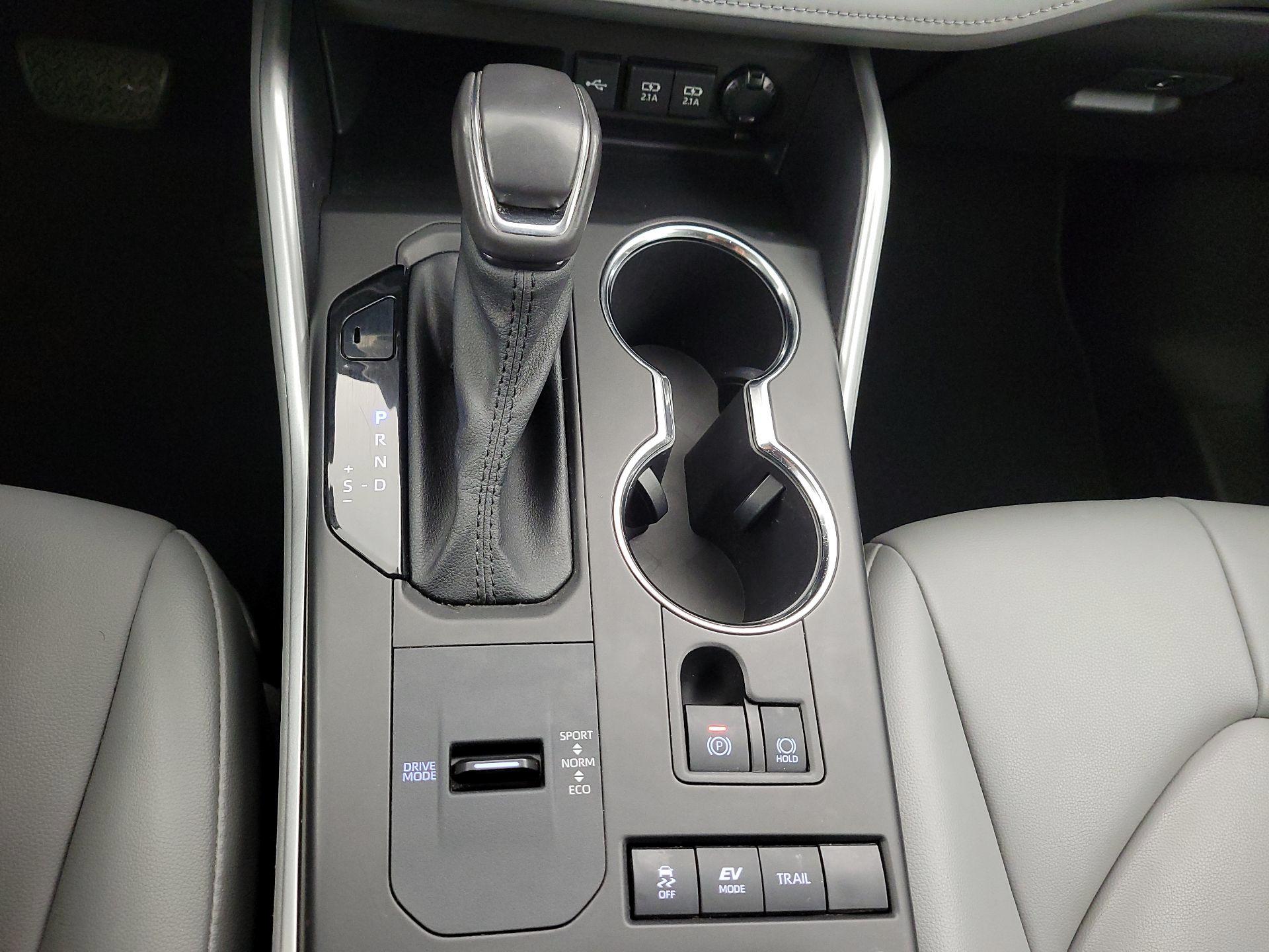 Thumbnail: 2021 Toyota Highlander - 17