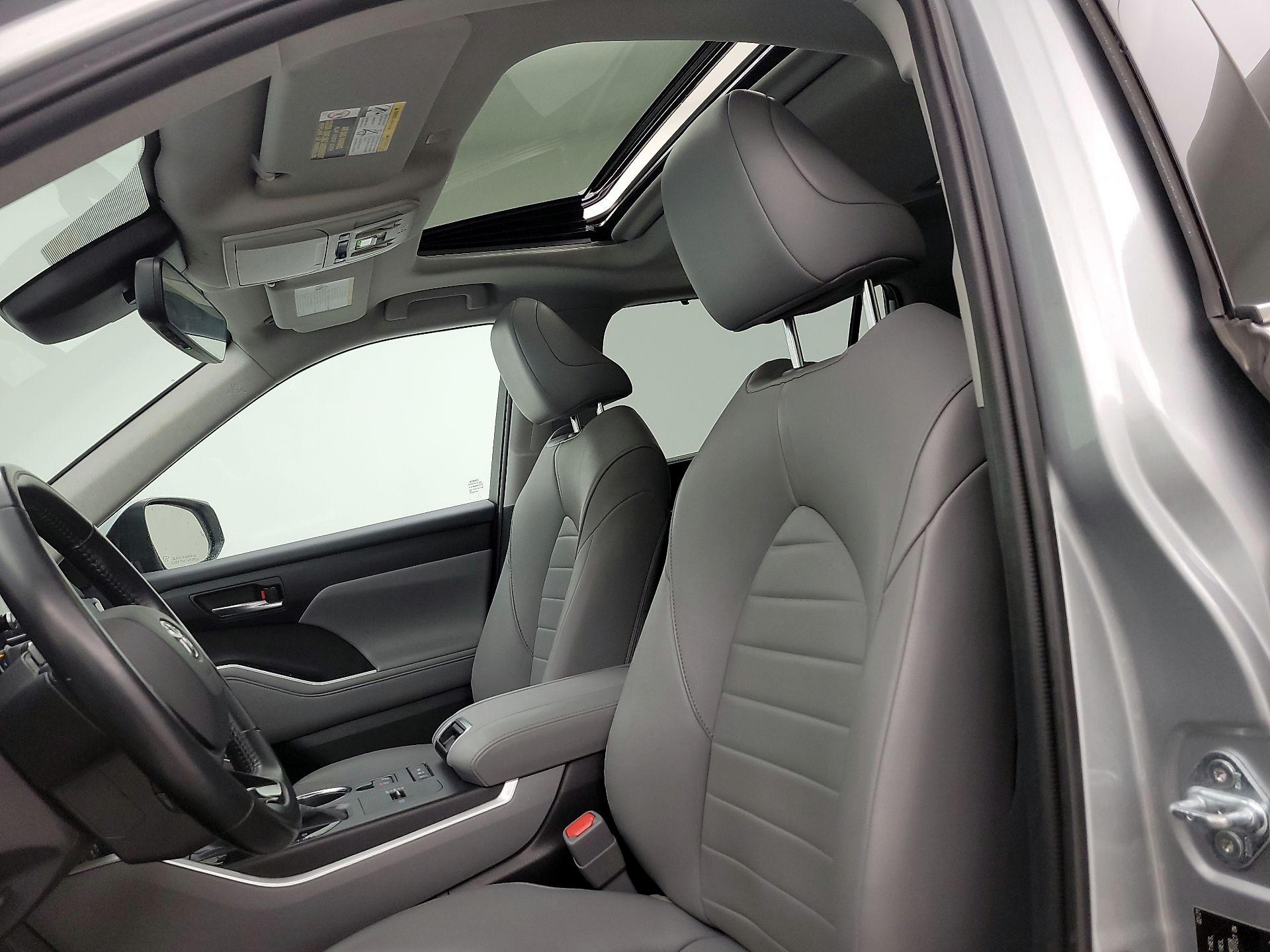 Thumbnail: 2021 Toyota Highlander - 19