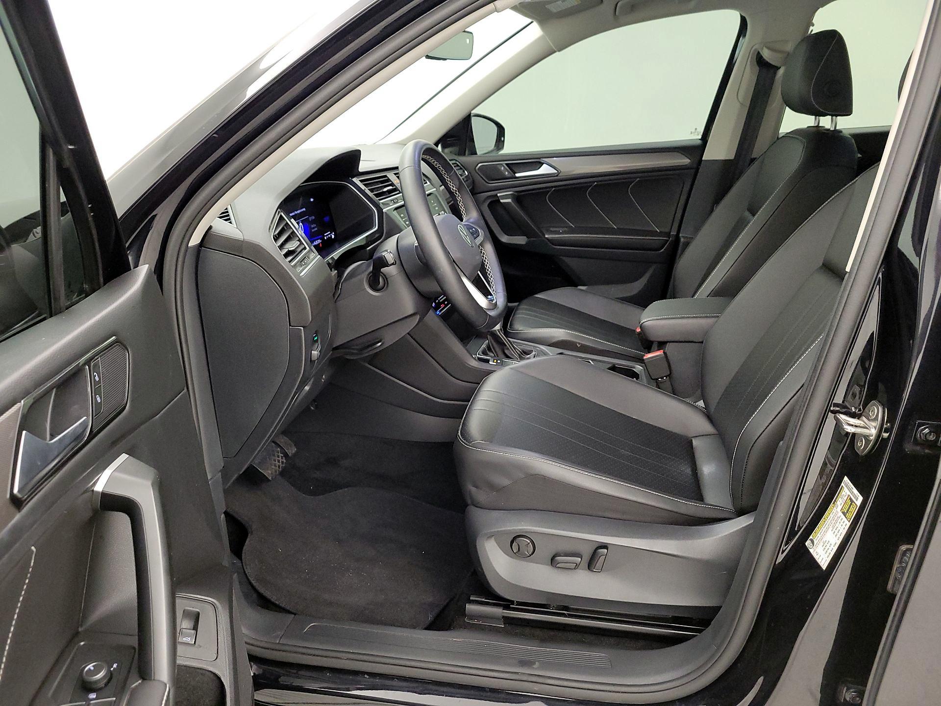 Thumbnail: 2024 Volkswagen Tiguan - 11