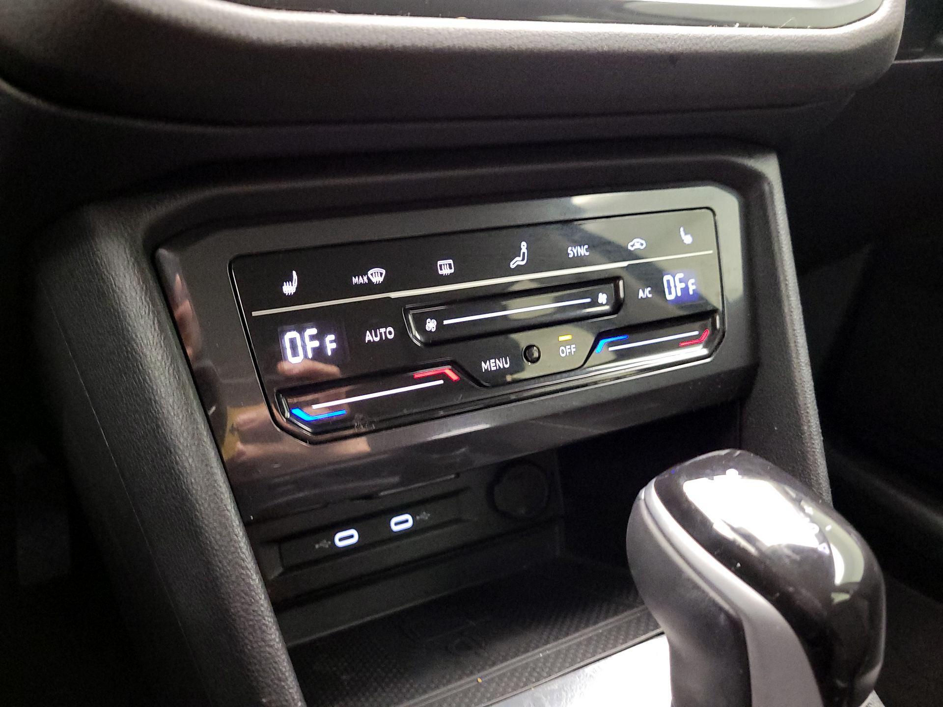 Thumbnail: 2024 Volkswagen Tiguan - 16