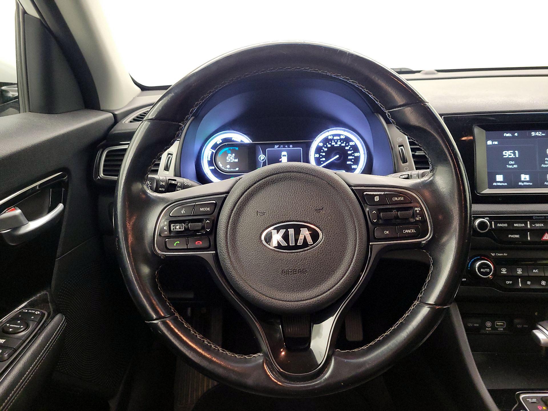 Thumbnail: 2017 Kia Niro - 10