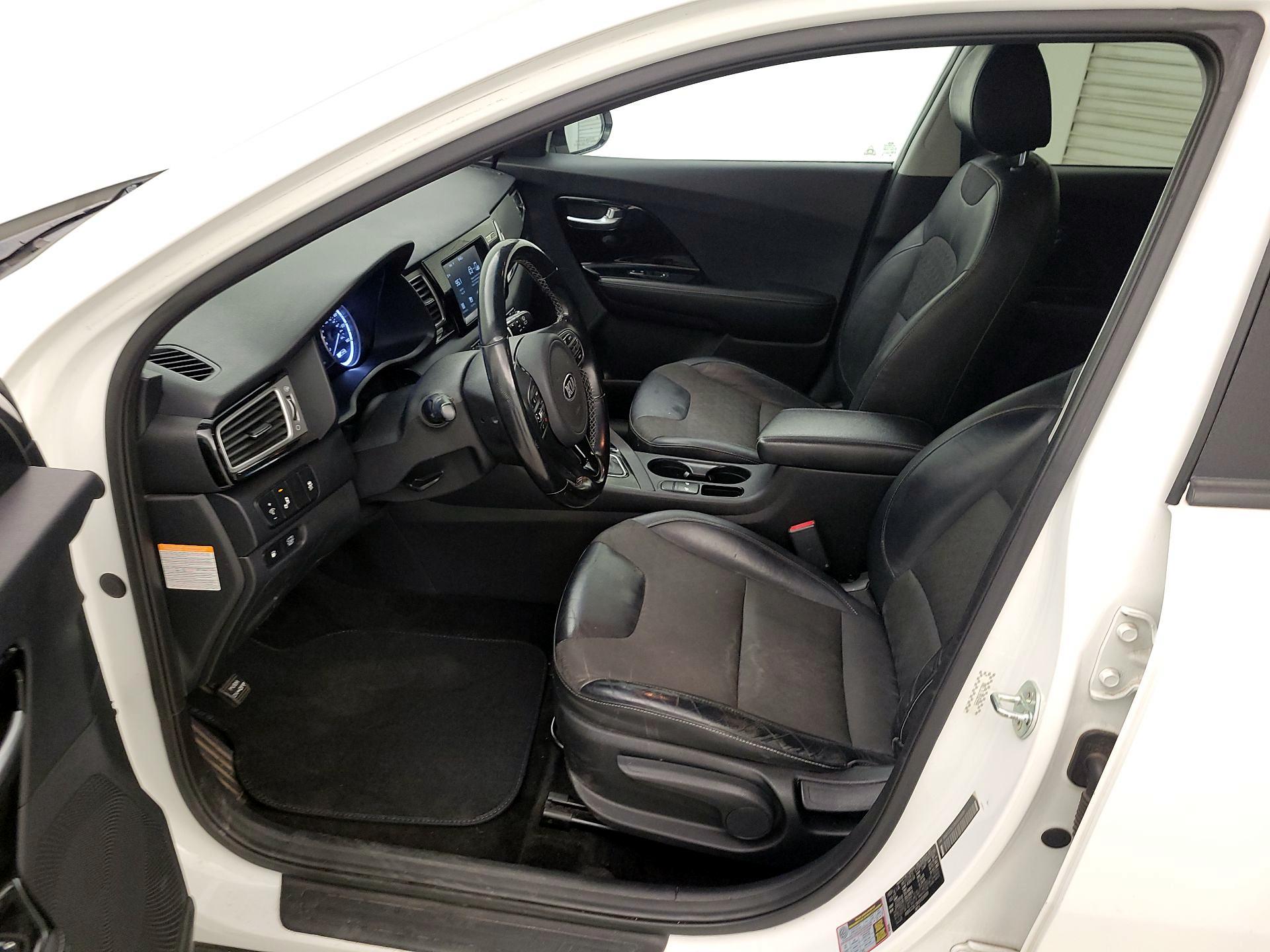 Thumbnail: 2017 Kia Niro - 11