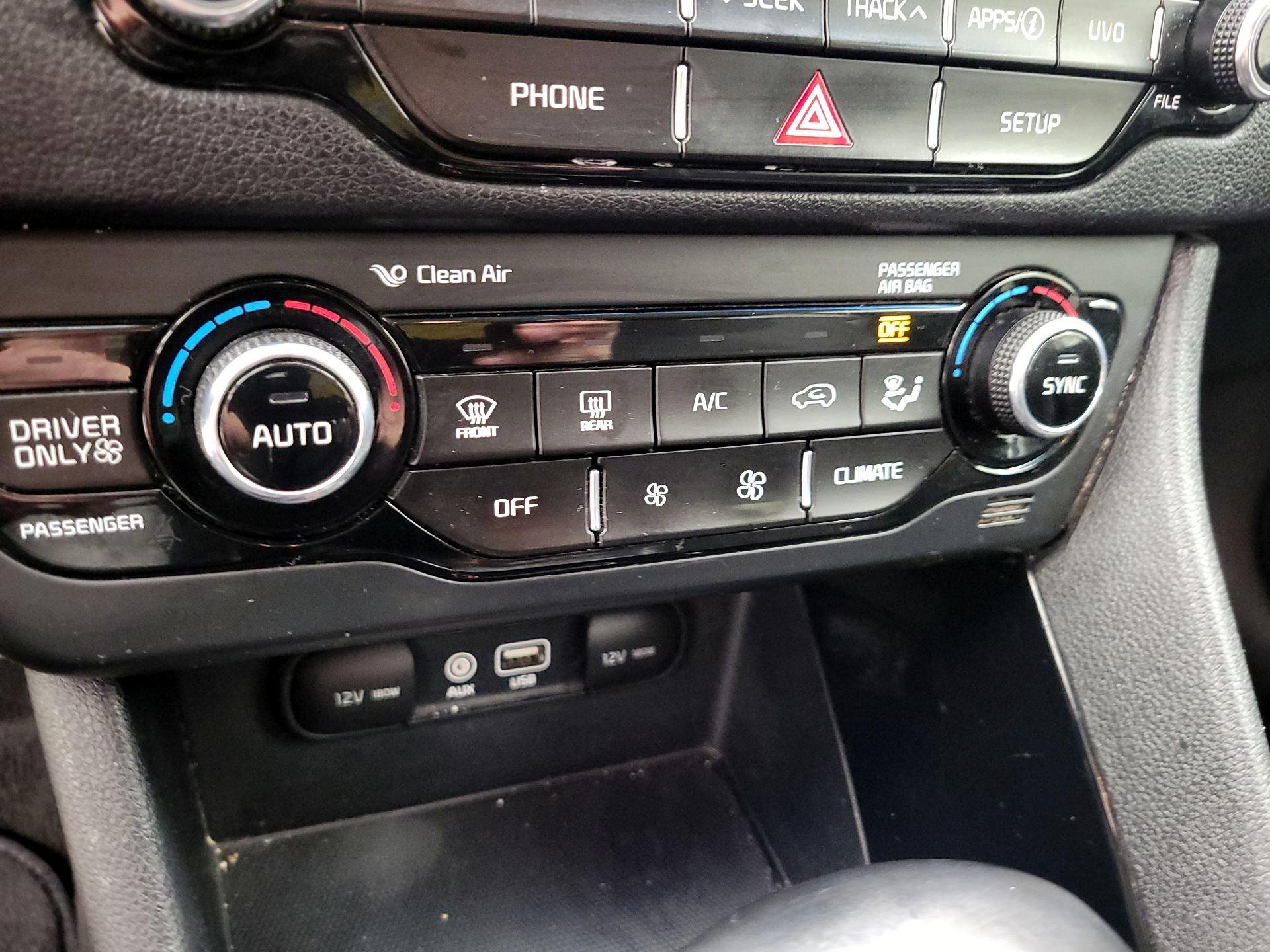 Thumbnail: 2017 Kia Niro - 14