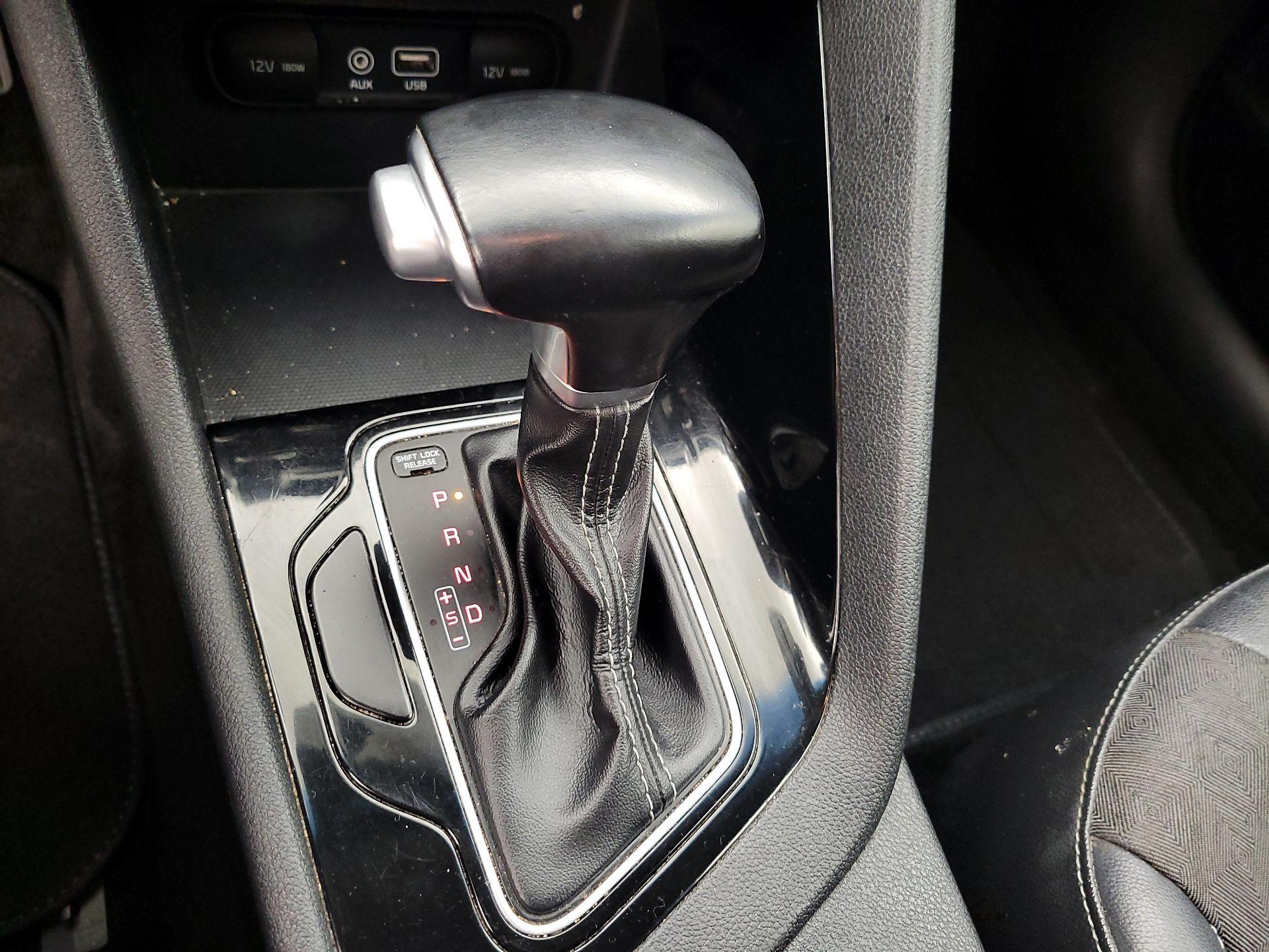 Thumbnail: 2017 Kia Niro - 15