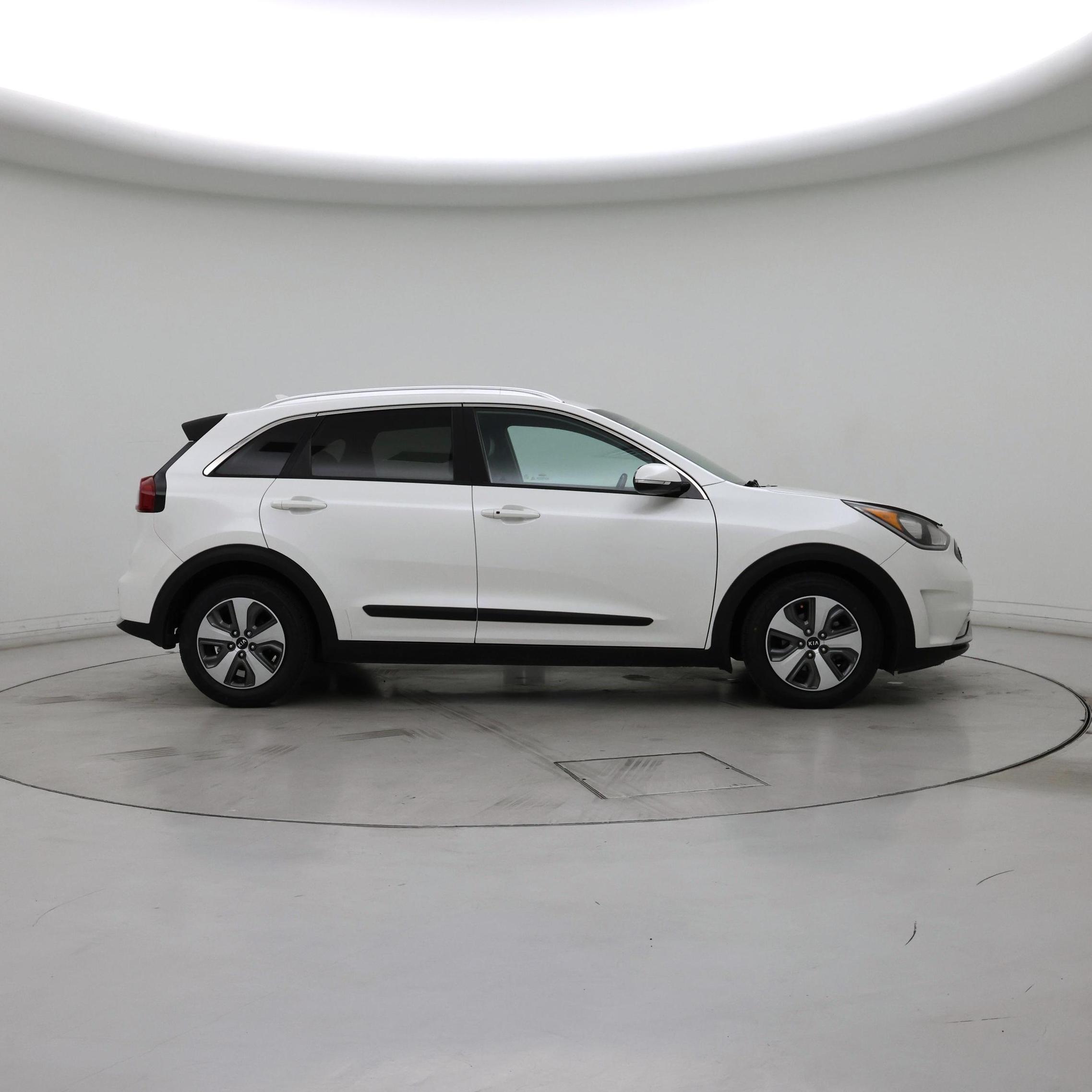 Thumbnail: 2017 Kia Niro - 7