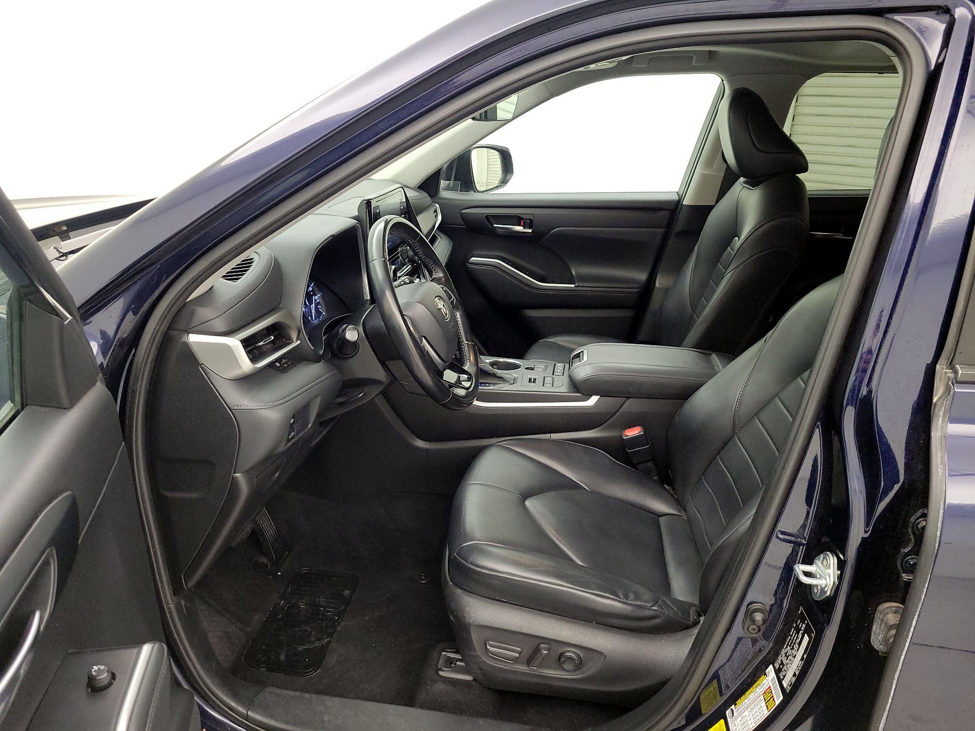 Thumbnail: 2021 Toyota Highlander - 11