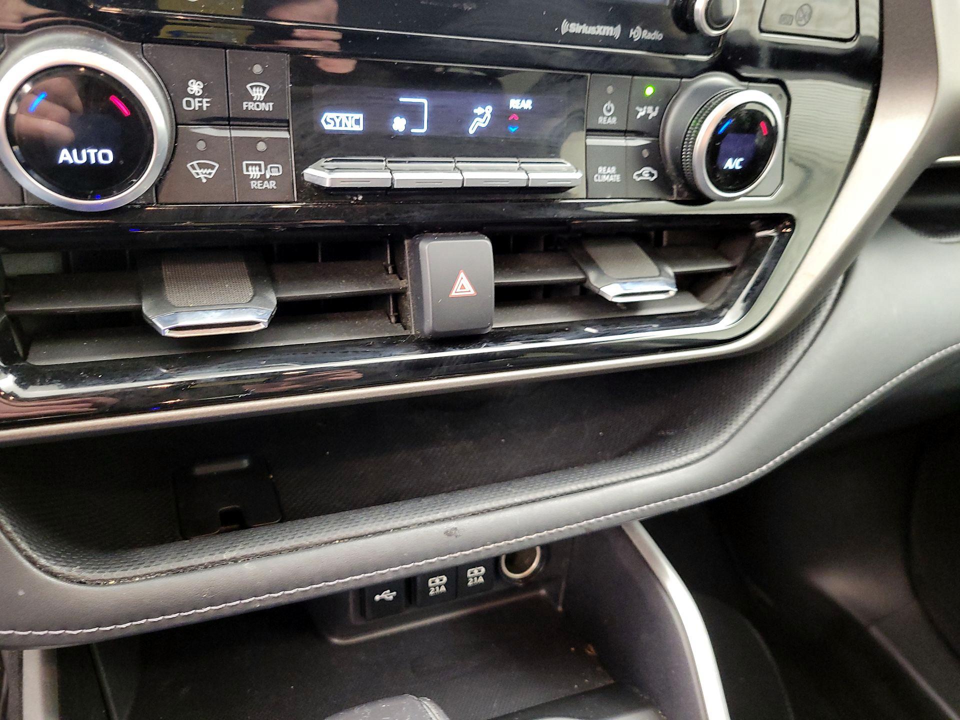 Thumbnail: 2021 Toyota Highlander - 14