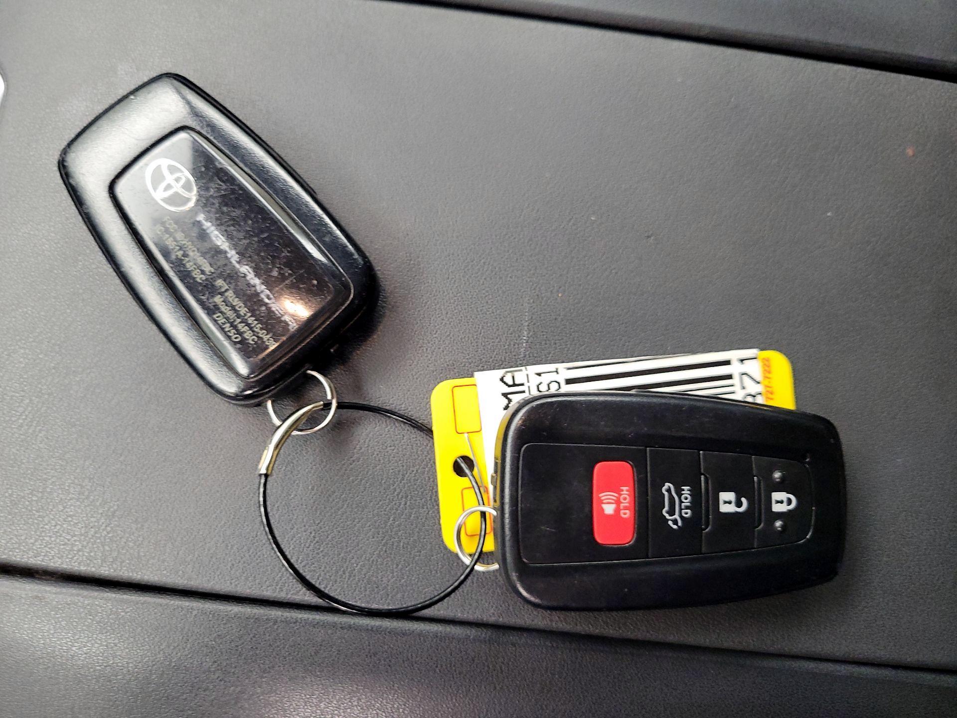 Thumbnail: 2021 Toyota Highlander - 18