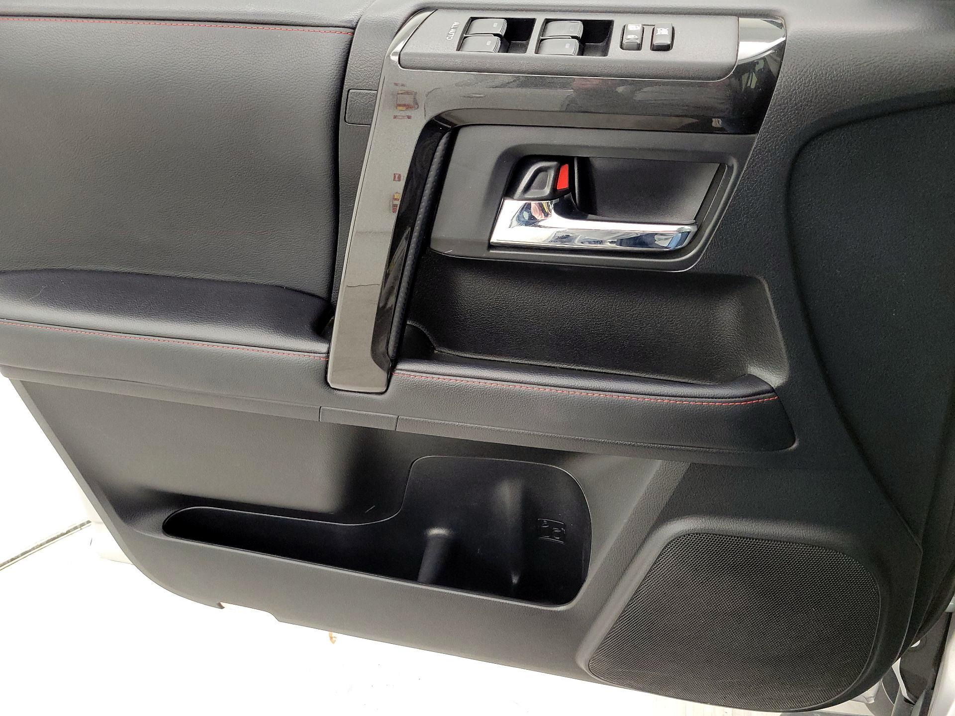 Thumbnail: 2021 Toyota 4Runner - 12