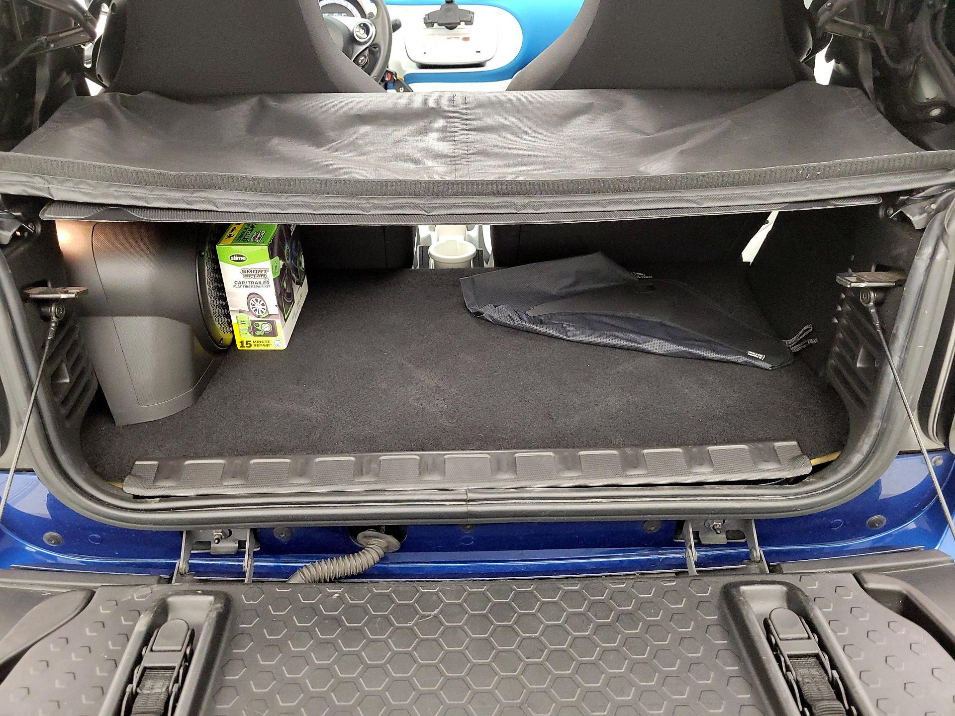 Thumbnail: 2017 smart fortwo - 17