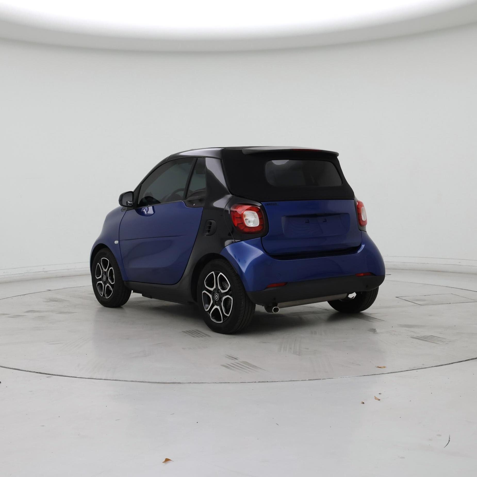 Thumbnail: 2017 smart fortwo - 2