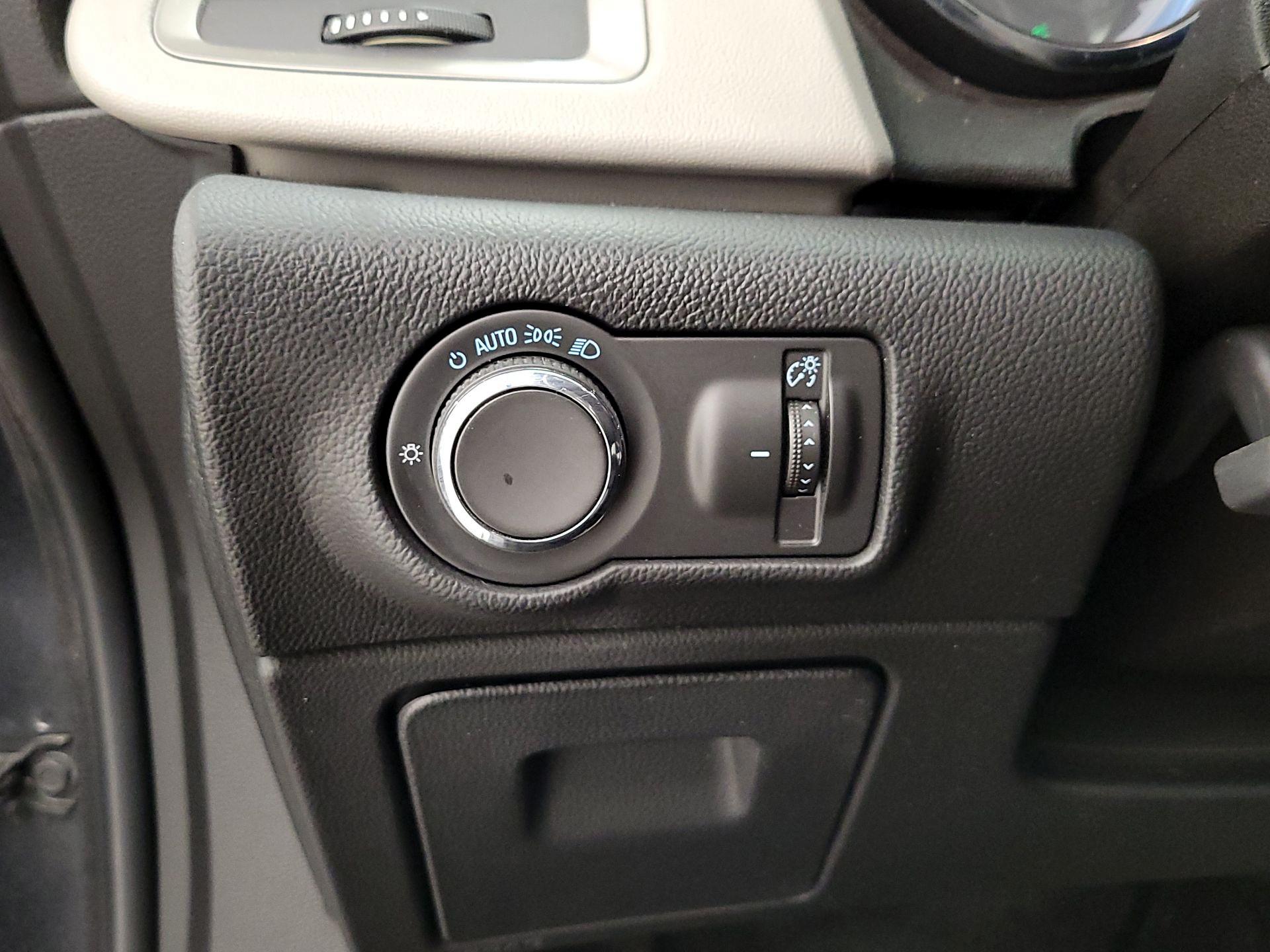 Thumbnail: 2016 Buick Verano - 13