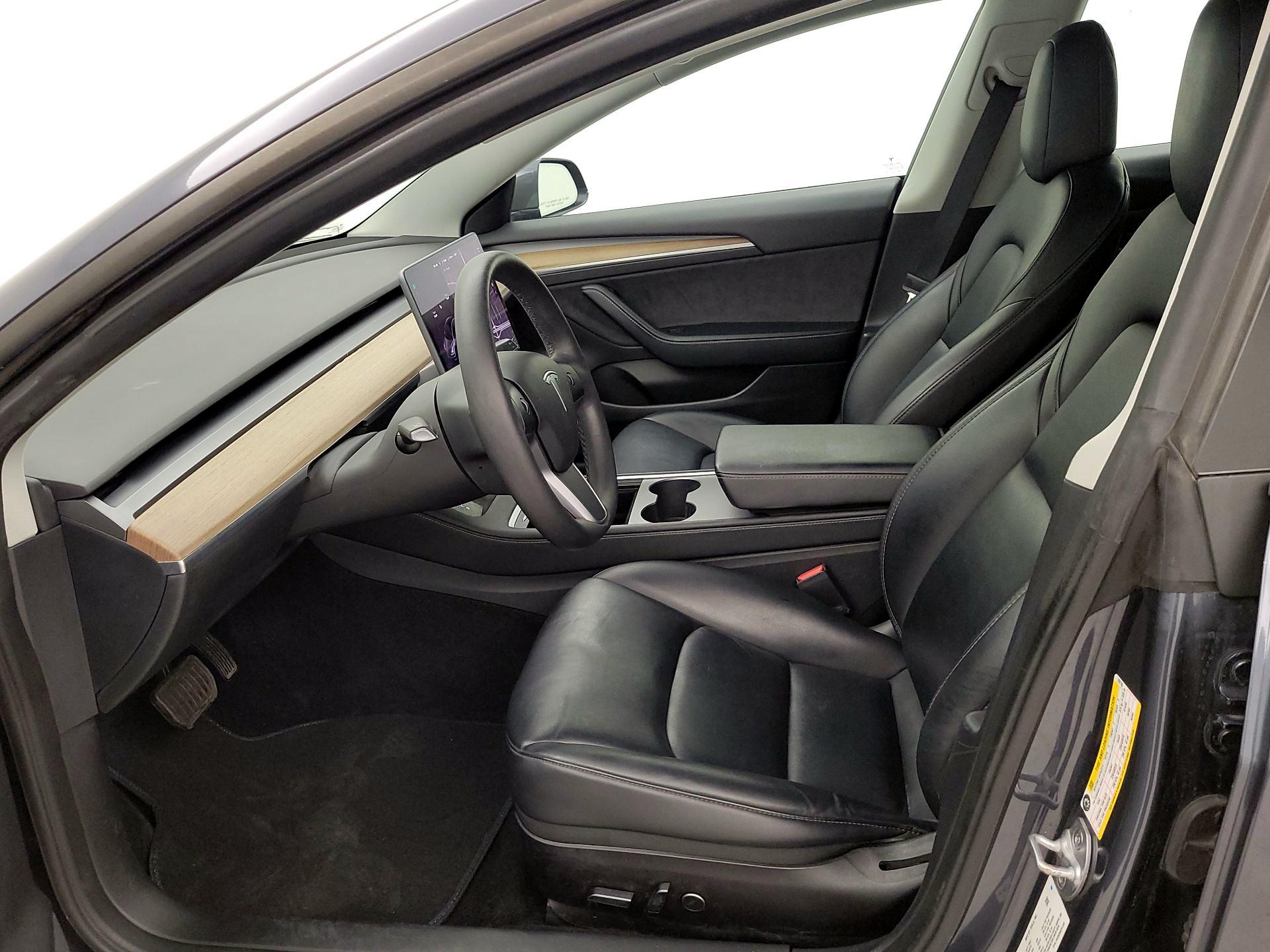 Thumbnail: 2022 Tesla Model 3 - 11