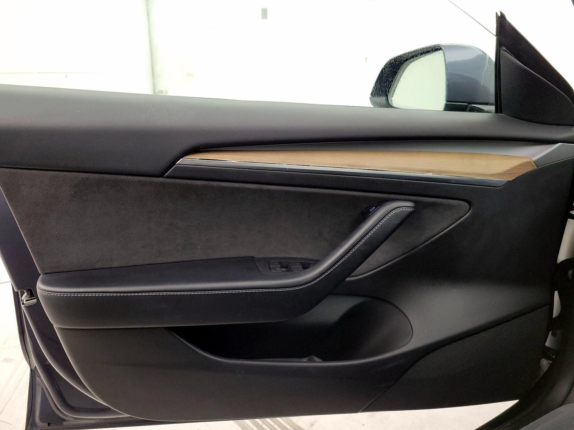 Thumbnail: 2022 Tesla Model 3 - 12