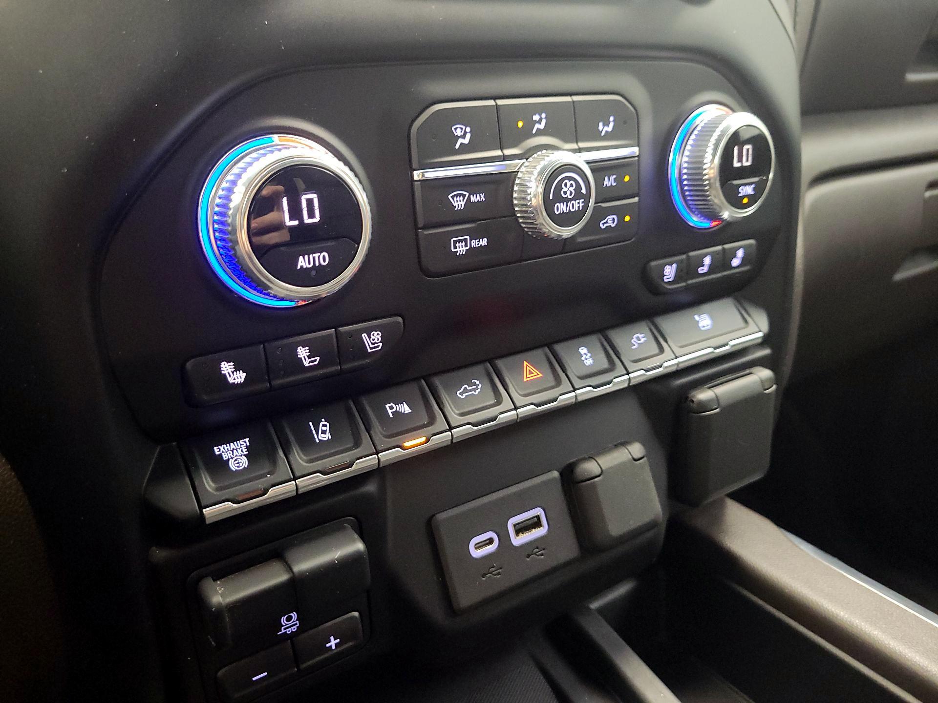 Thumbnail: 2020 GMC Sierra 3500 - 14