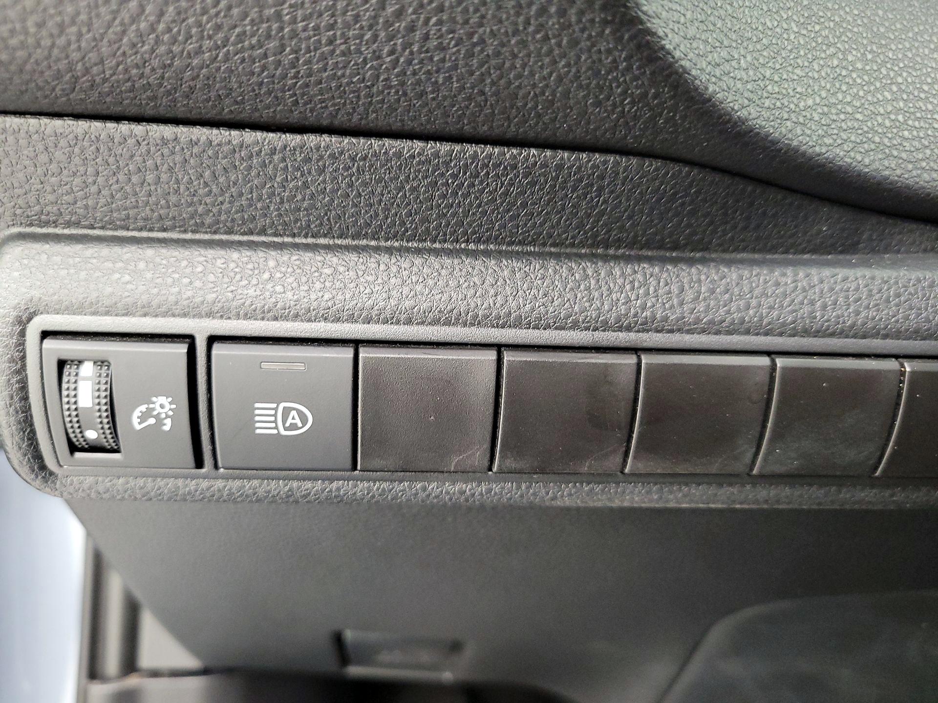 Thumbnail: 2024 Toyota Corolla - 11