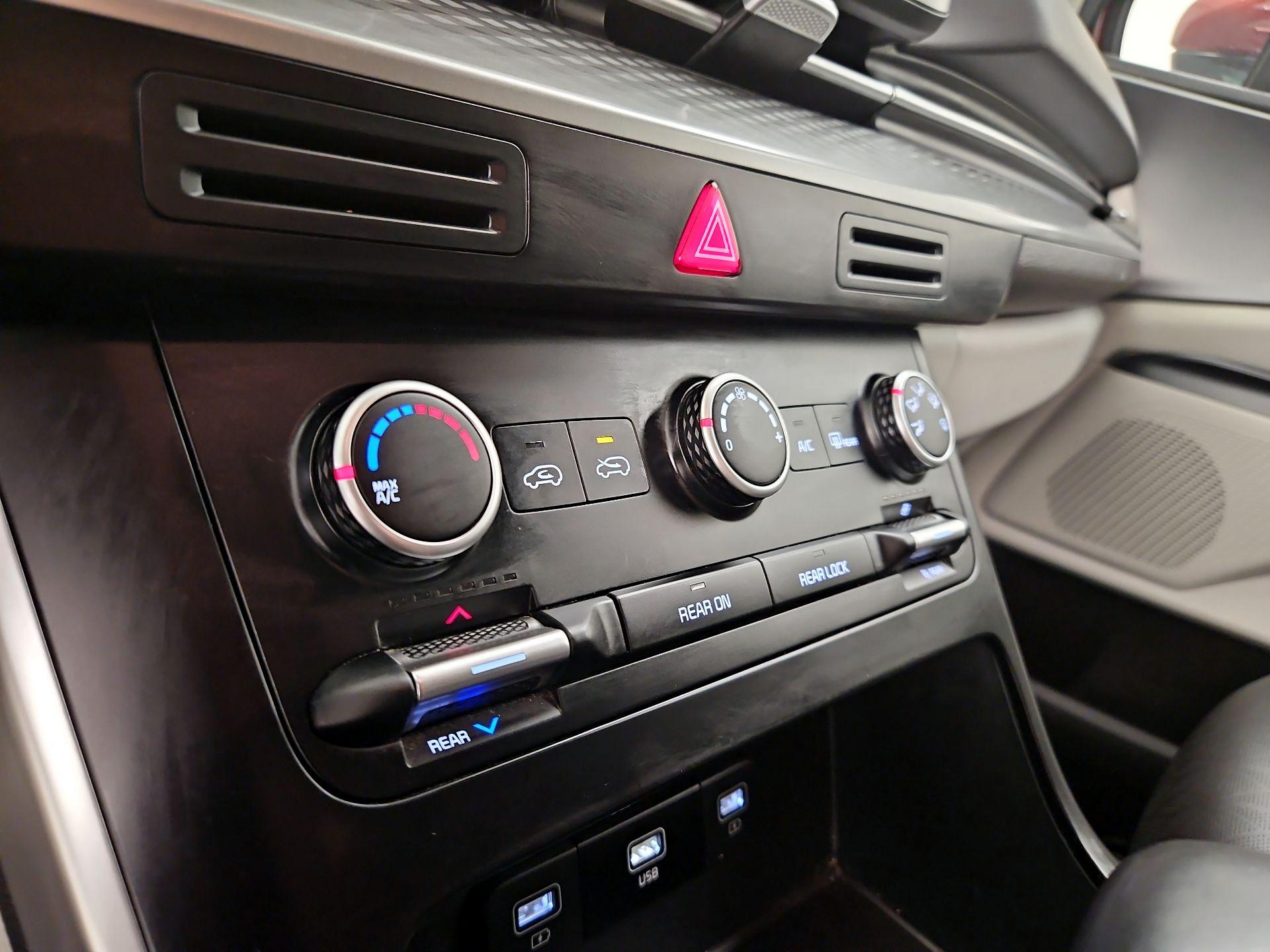 Thumbnail: 2024 Kia Carnival - 16