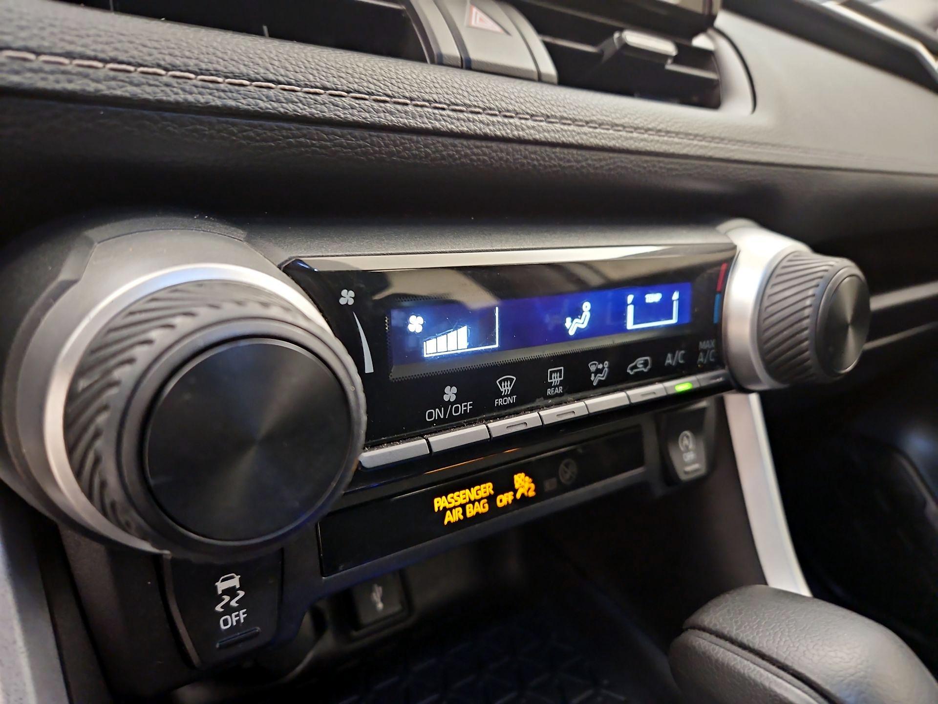 Thumbnail: 2021 Toyota RAV4 - 16