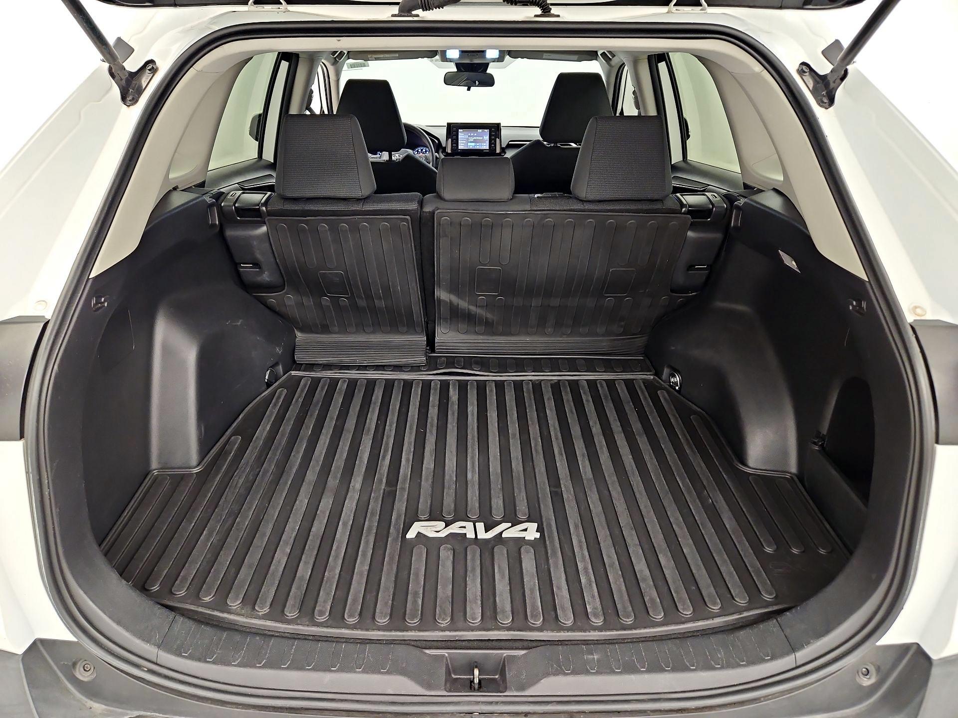 Thumbnail: 2021 Toyota RAV4 - 20