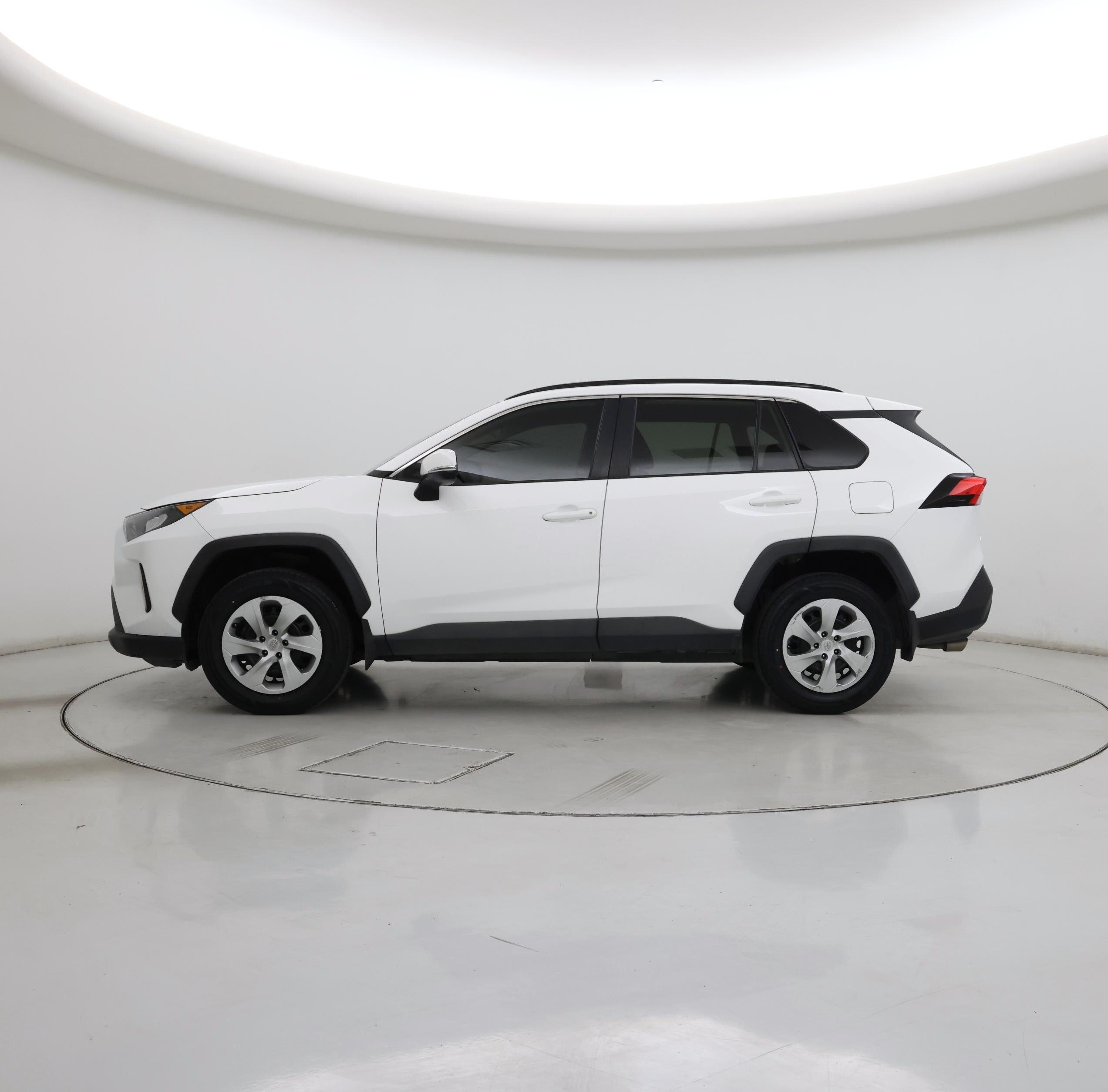 Thumbnail: 2021 Toyota RAV4 - 3