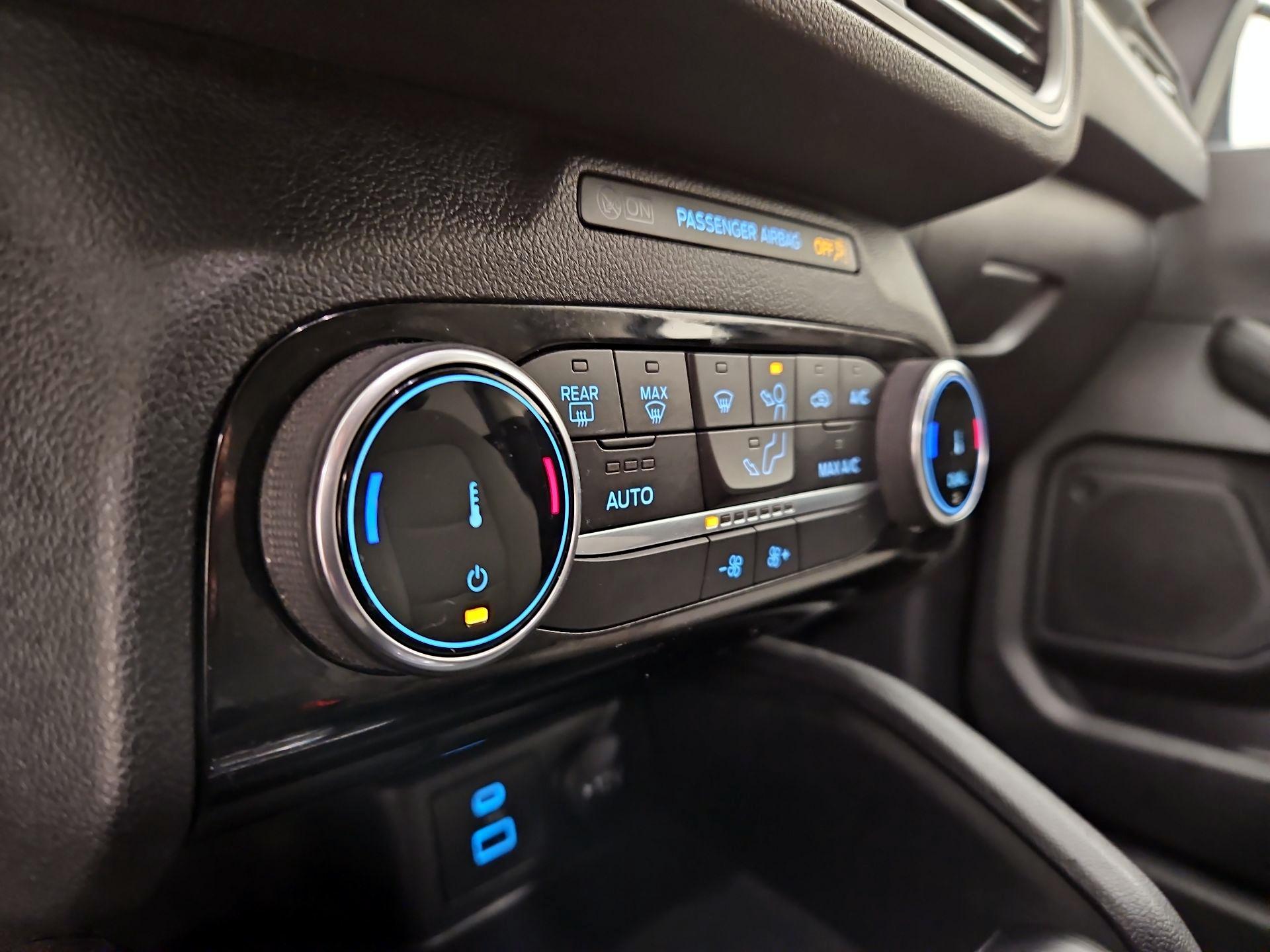 Thumbnail: 2022 Ford Escape - 16