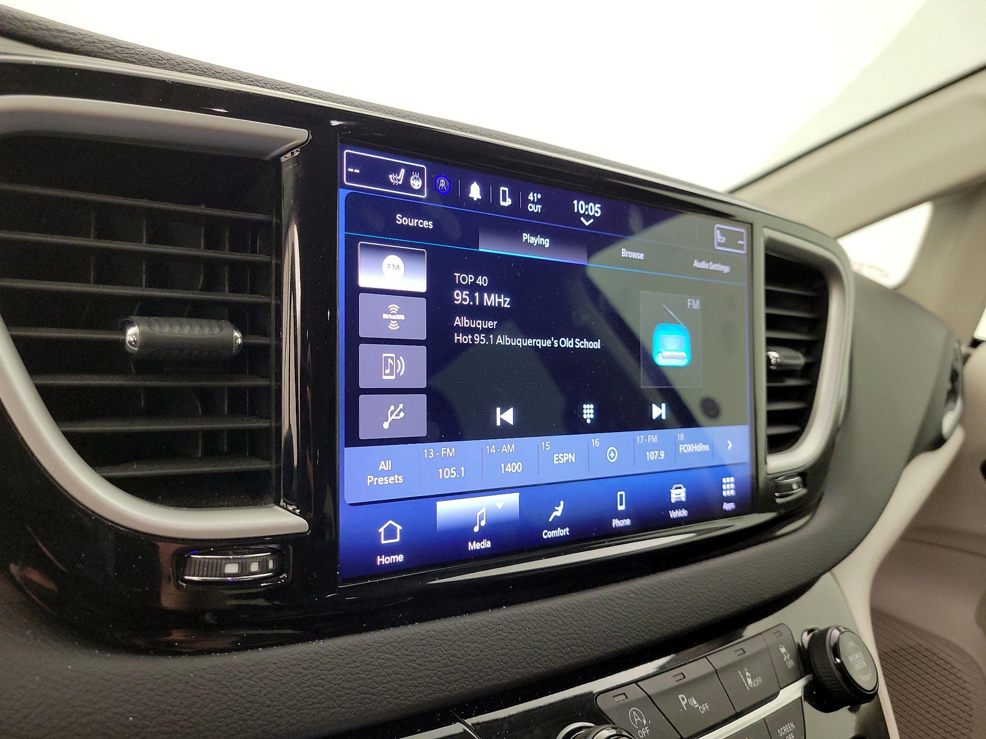 Thumbnail: 2024 Chrysler Pacifica - 15