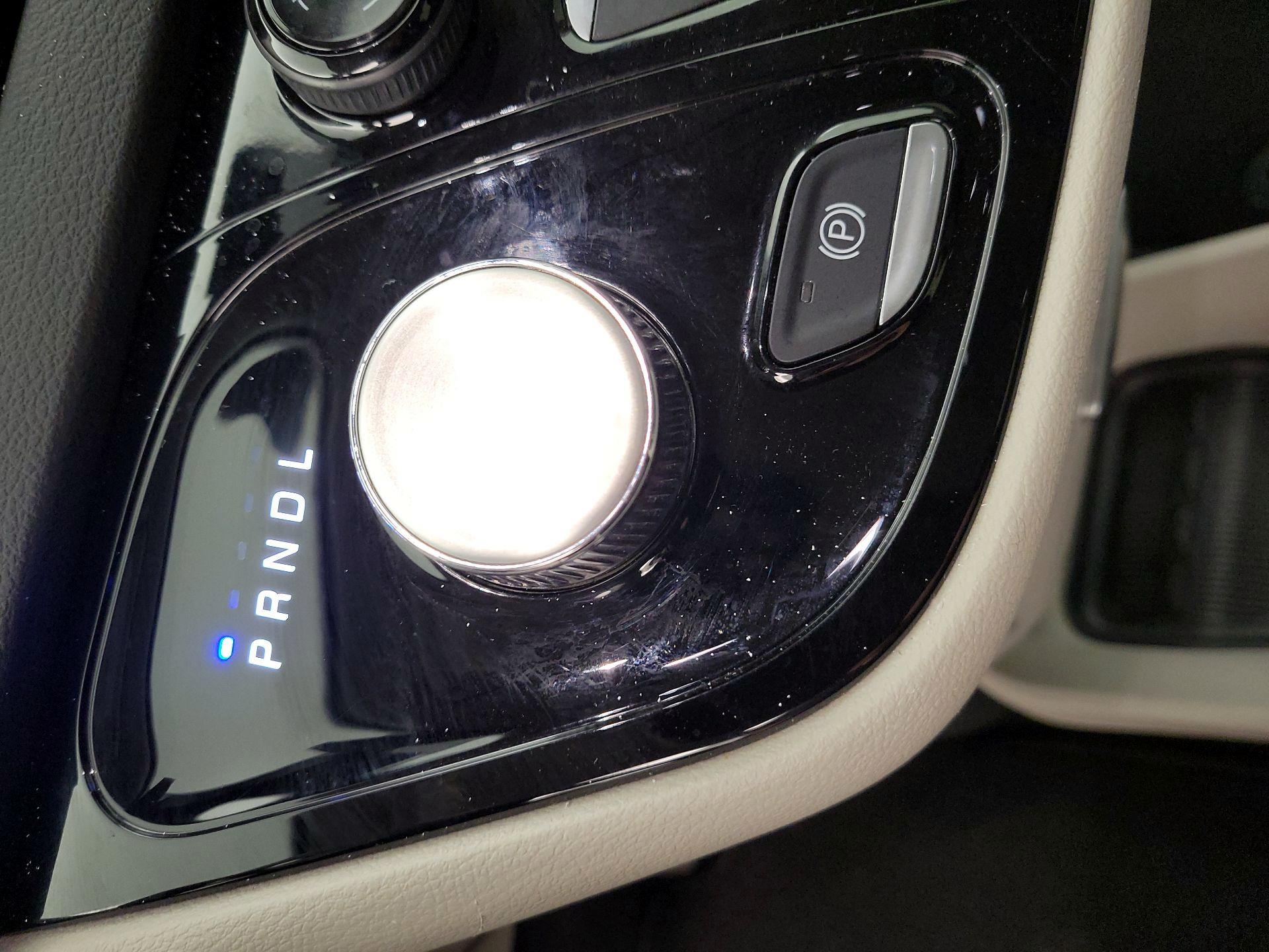 Thumbnail: 2024 Chrysler Pacifica - 17