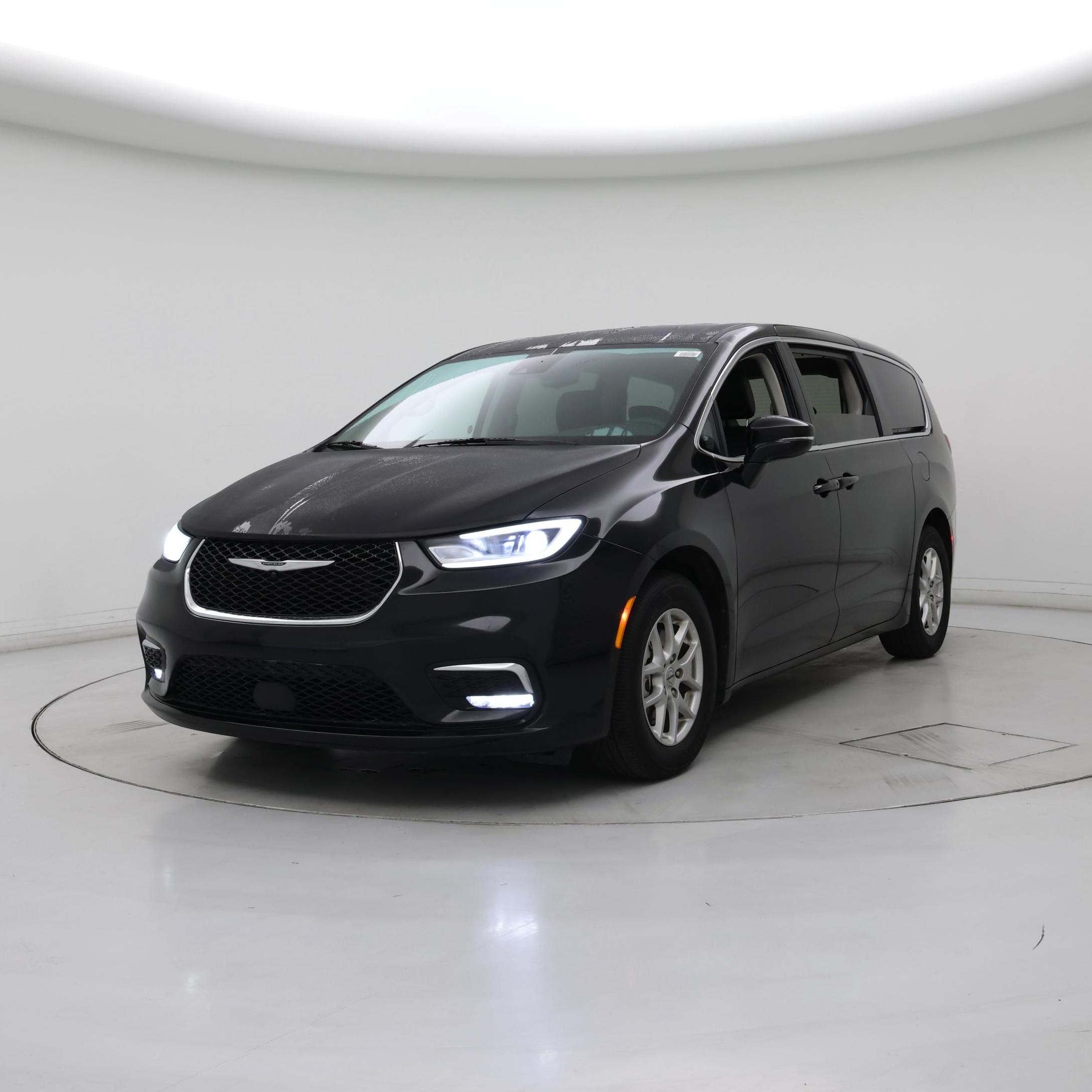 Thumbnail: 2024 Chrysler Pacifica - 4