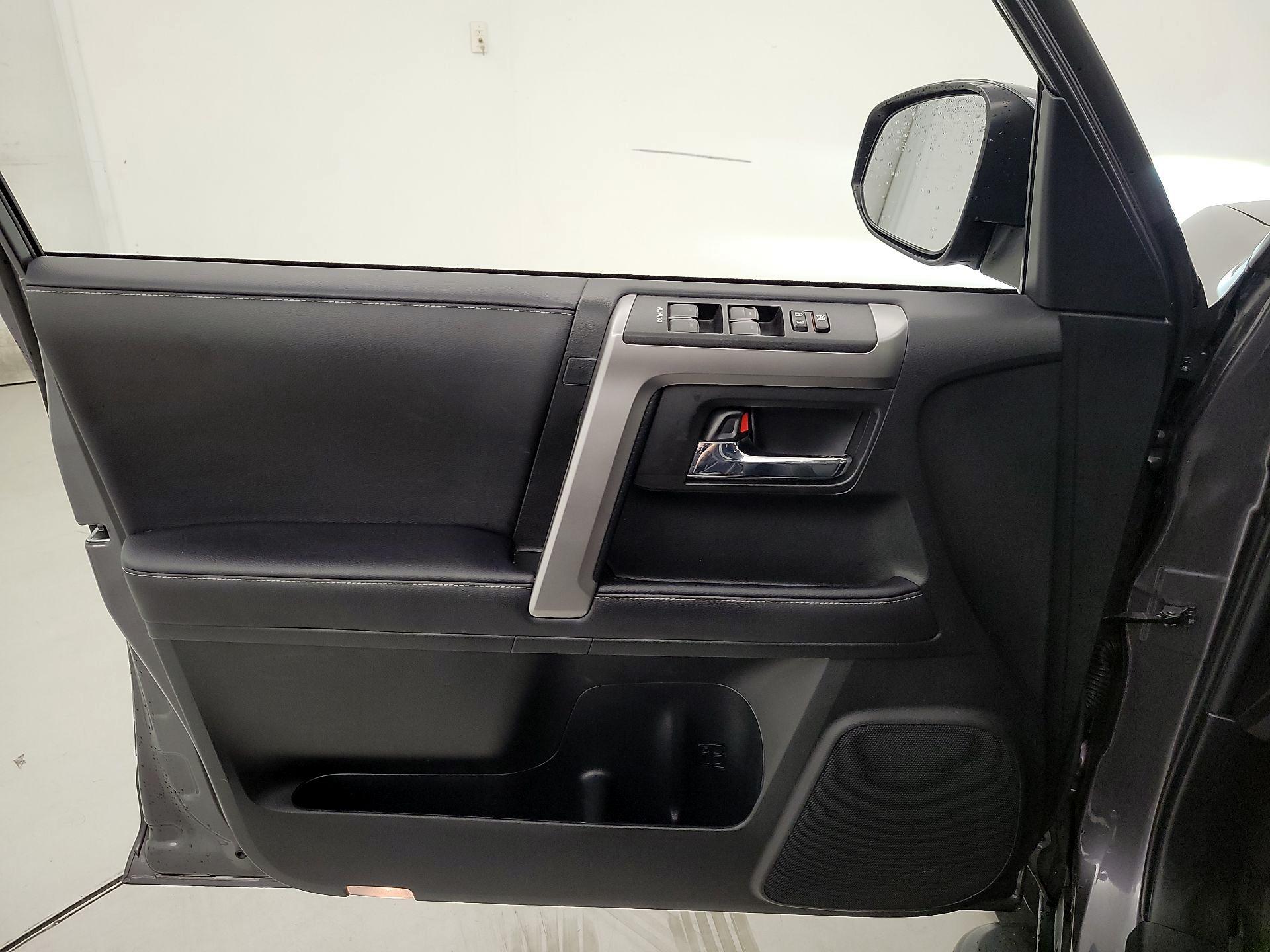 Thumbnail: 2021 Toyota 4Runner - 12