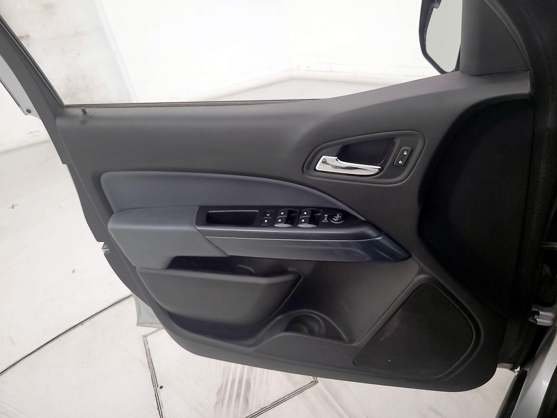 Thumbnail: 2018 Chevrolet Colorado - 12