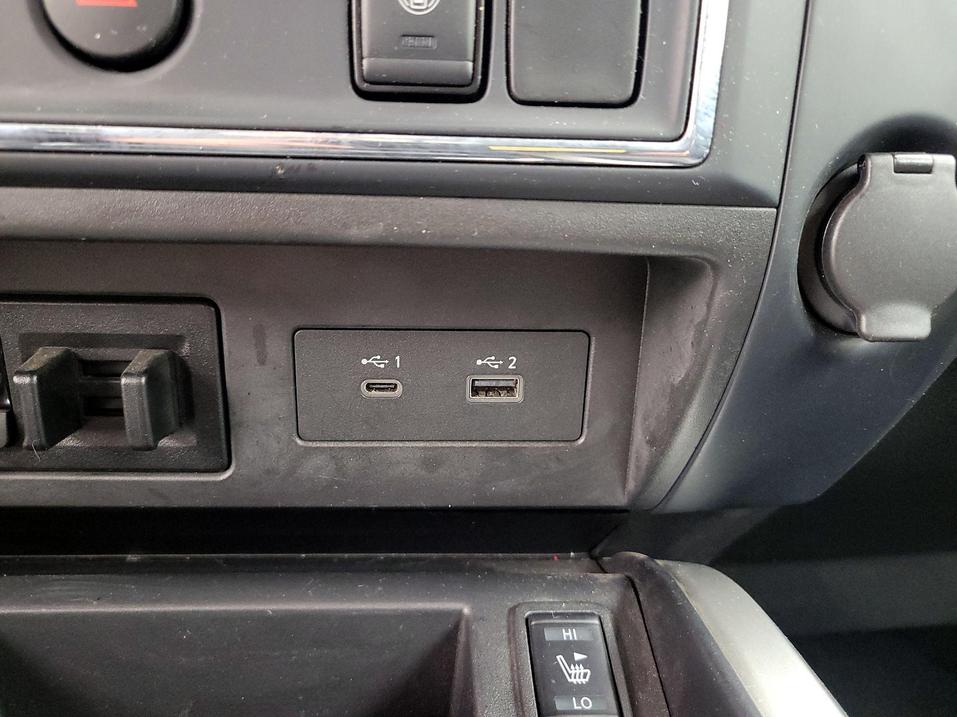 Thumbnail: 2024 Nissan Titan - 18