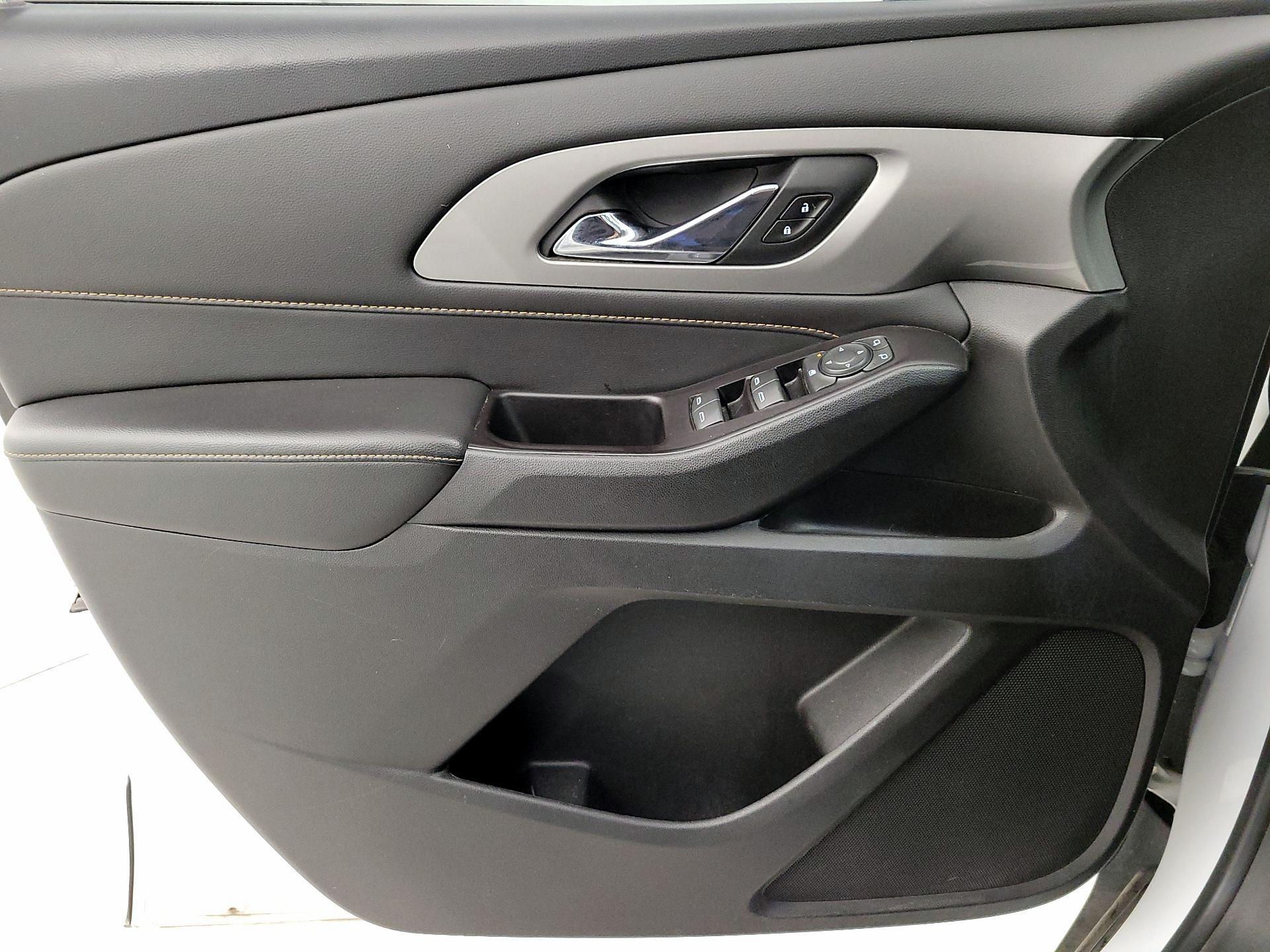 Thumbnail: 2020 Chevrolet Traverse - 12