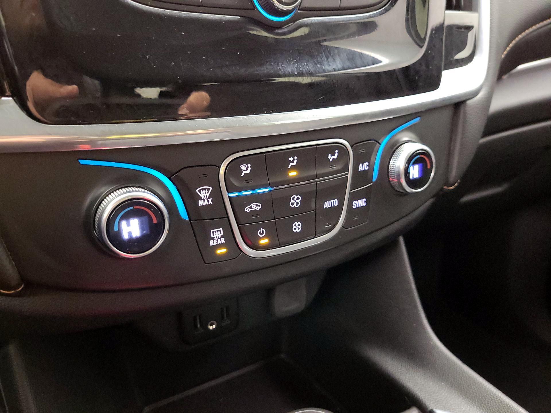 Thumbnail: 2020 Chevrolet Traverse - 16