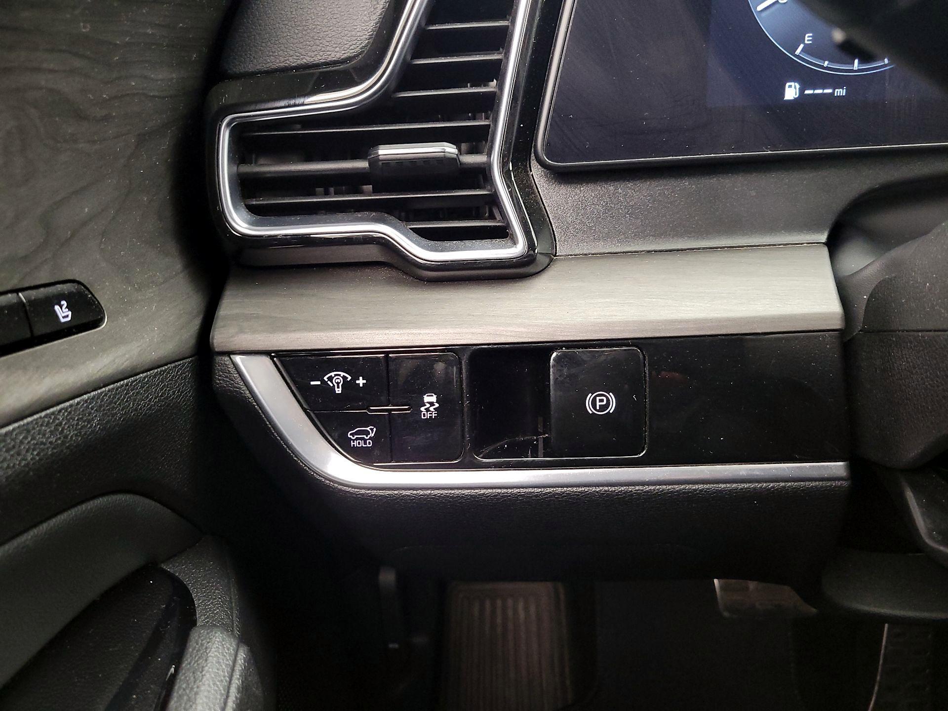 Thumbnail: 2023 Kia Sportage - 13