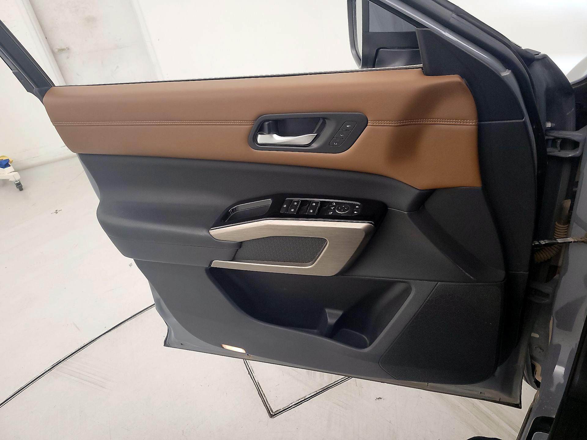 Thumbnail: 2022 Nissan Pathfinder - 12