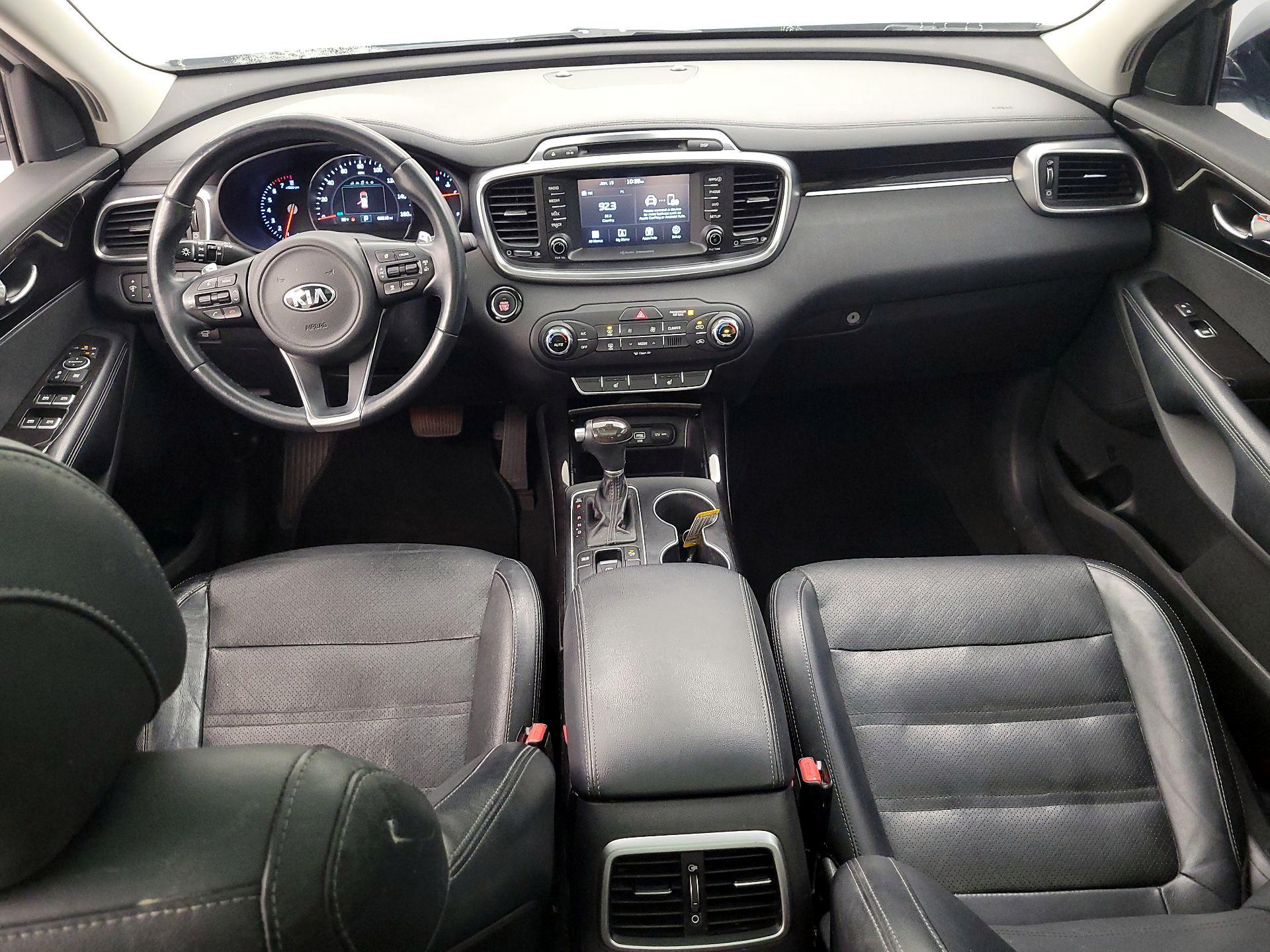 Thumbnail: 2017 Kia Sorento - 9