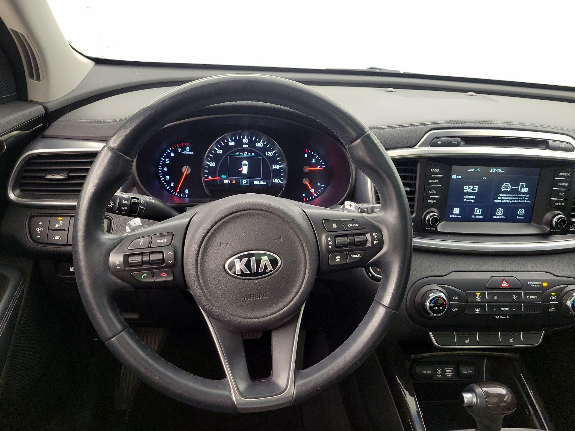 Thumbnail: 2017 Kia Sorento - 10