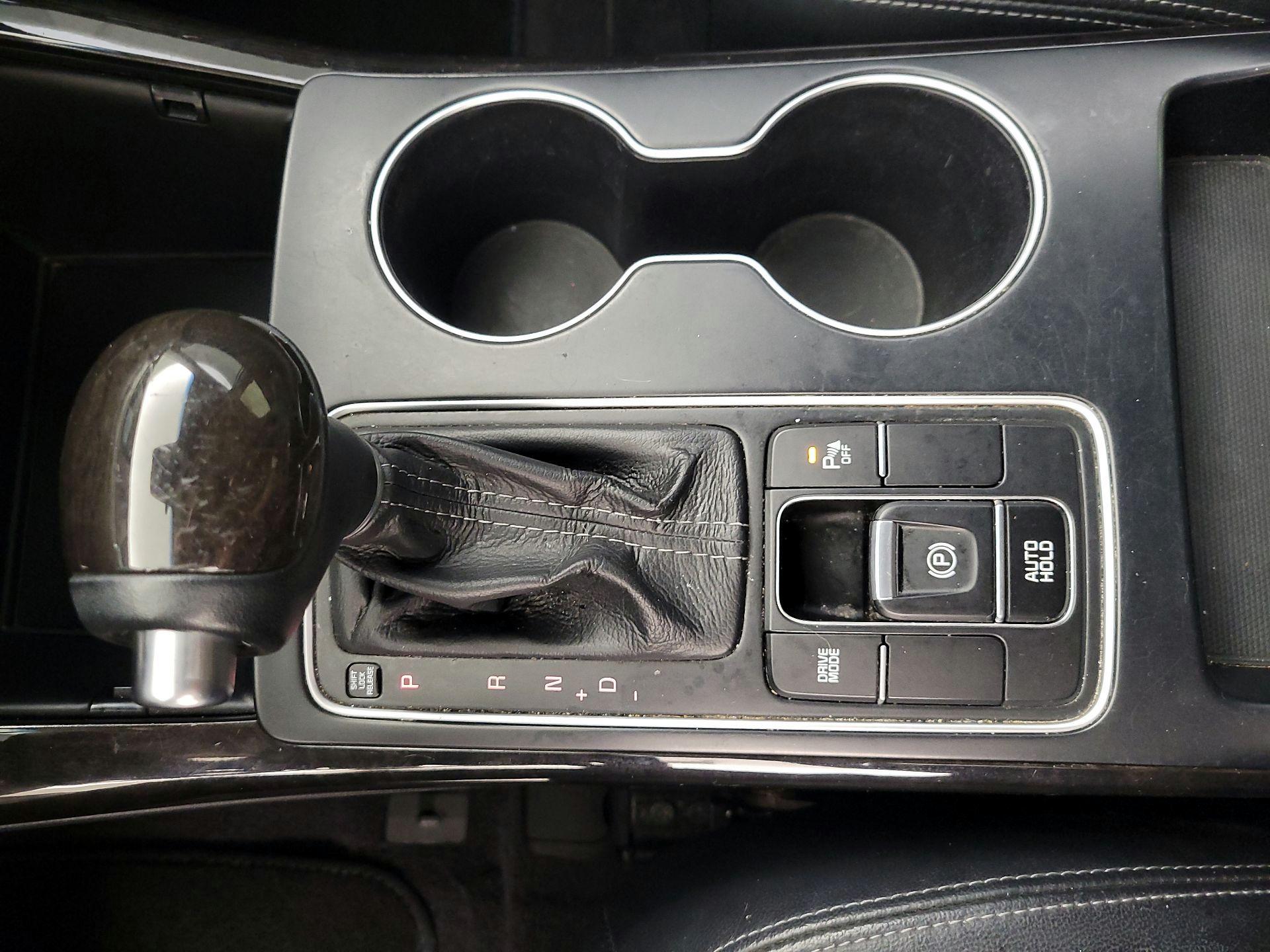 Thumbnail: 2017 Kia Sorento - 17