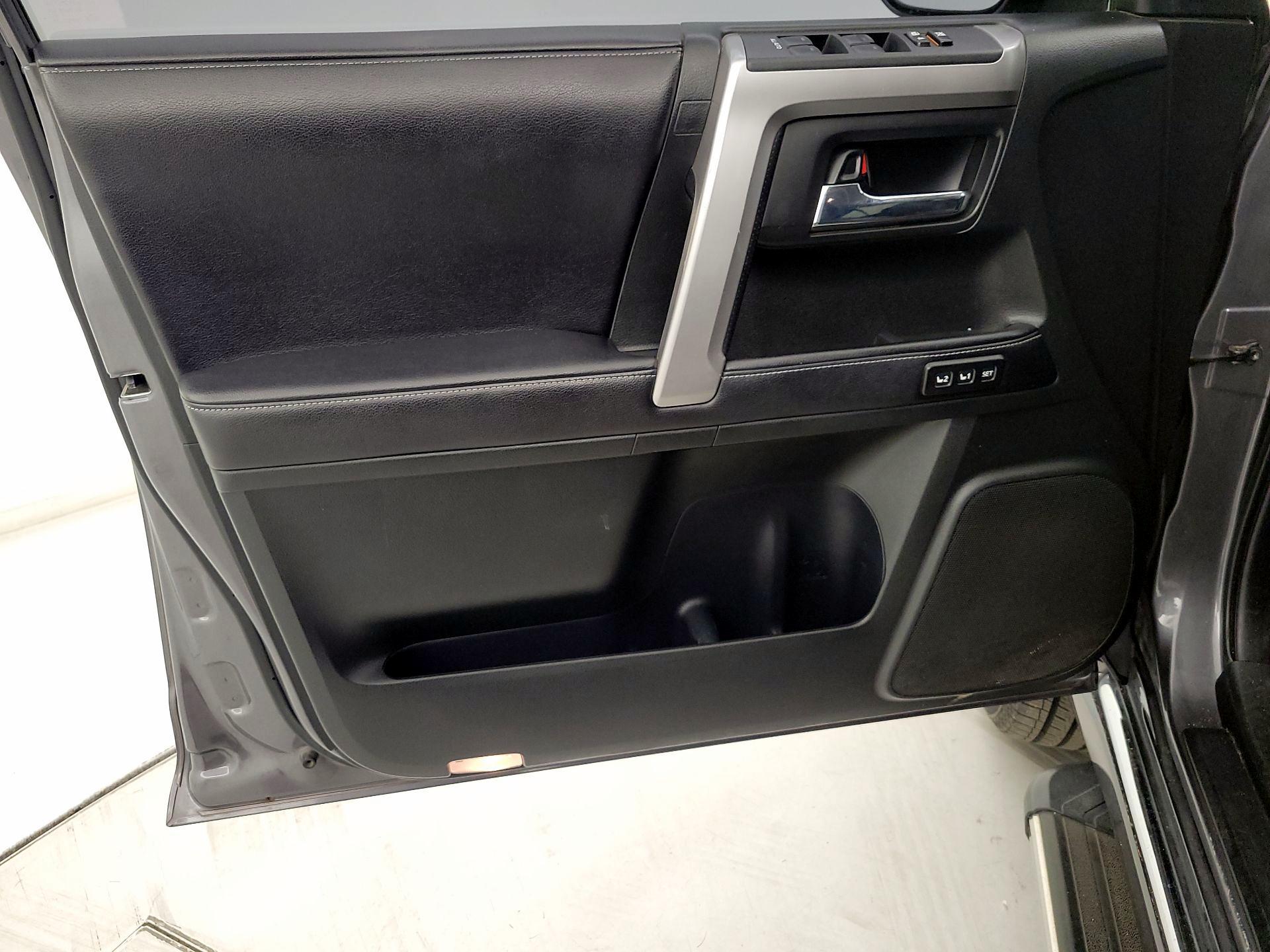 Thumbnail: 2017 Toyota 4Runner - 12