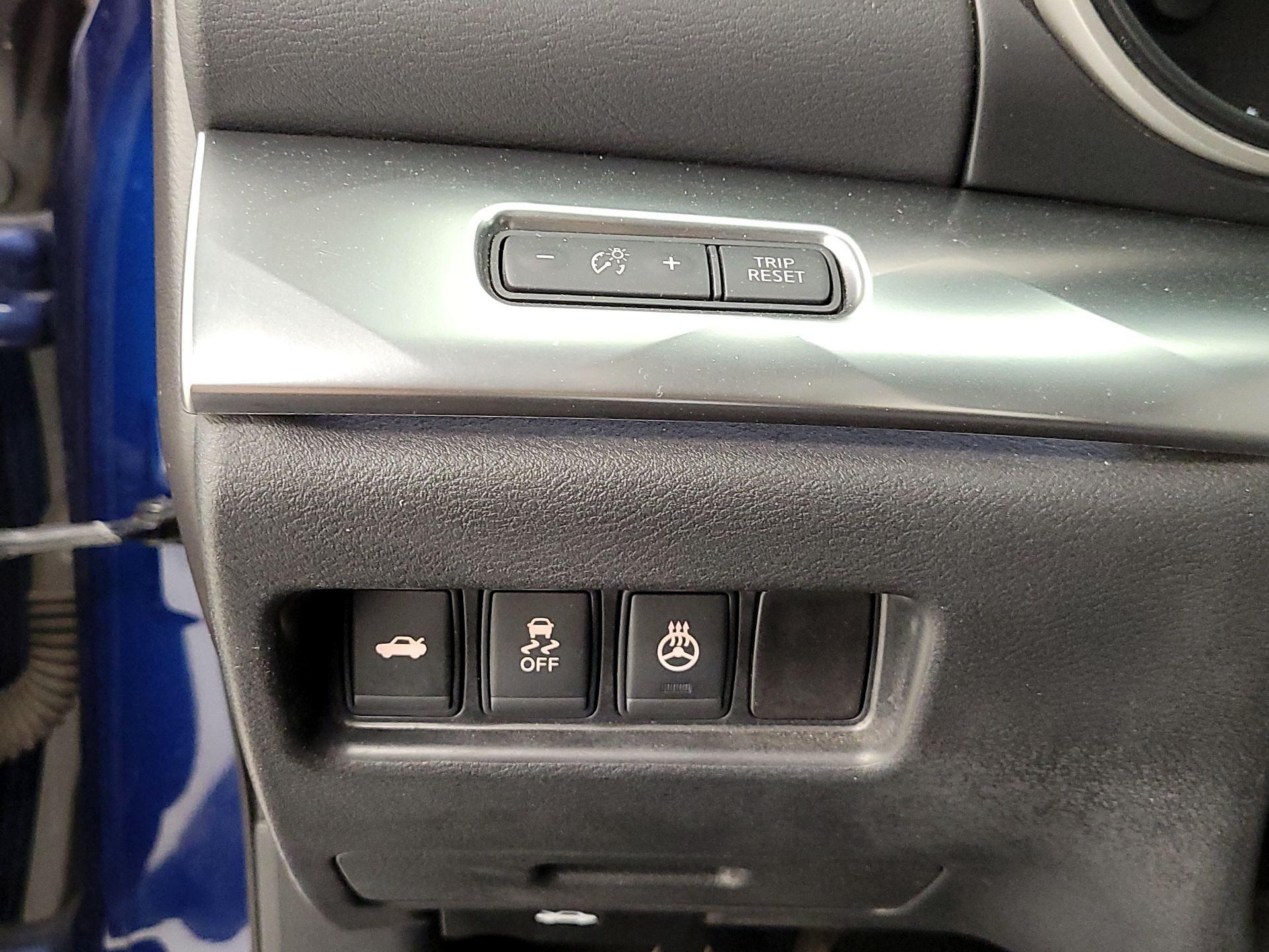 Thumbnail: 2016 Nissan Maxima - 13