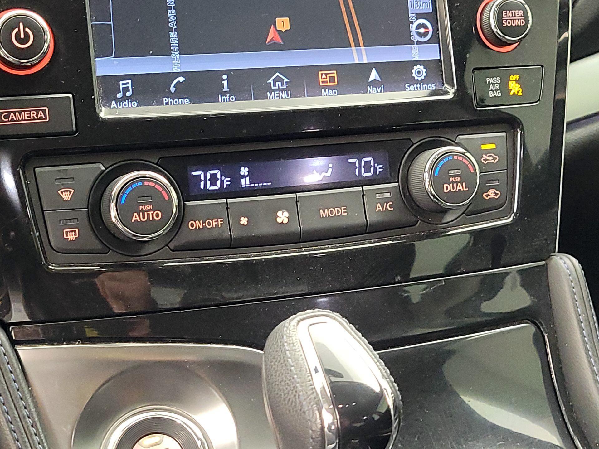 Thumbnail: 2016 Nissan Maxima - 16