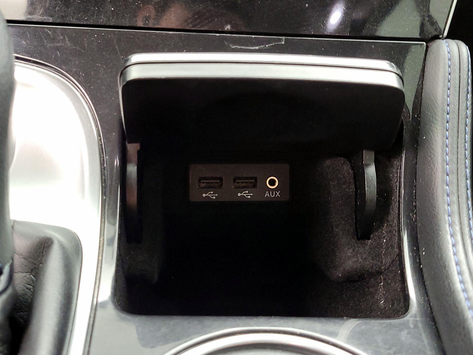 Thumbnail: 2016 Nissan Maxima - 18