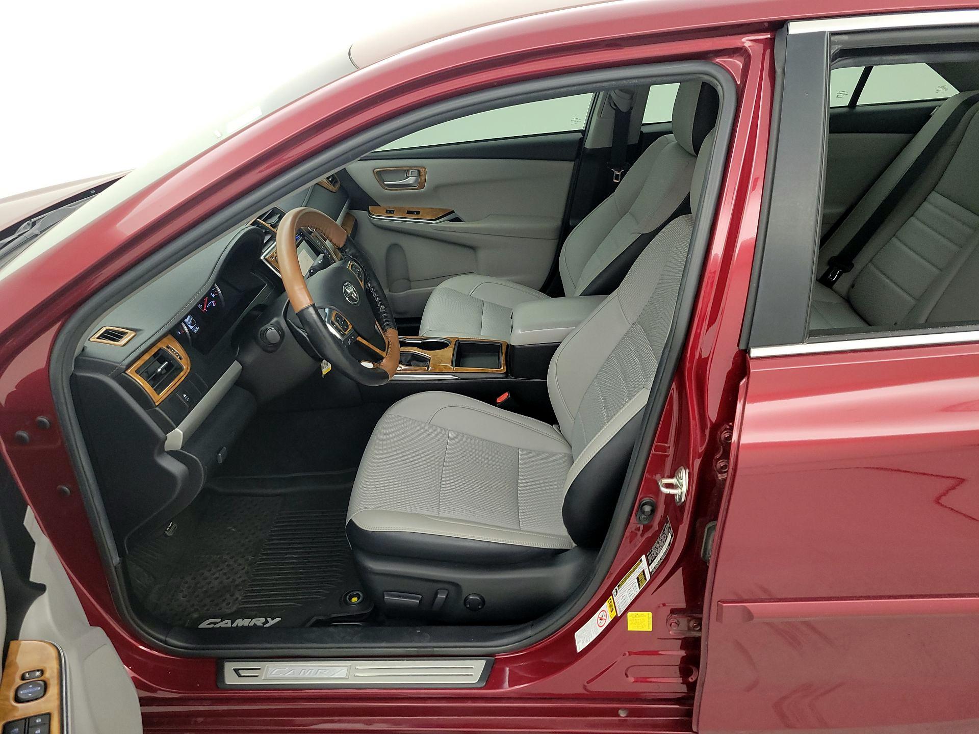 Thumbnail: 2017 Toyota Camry - 11