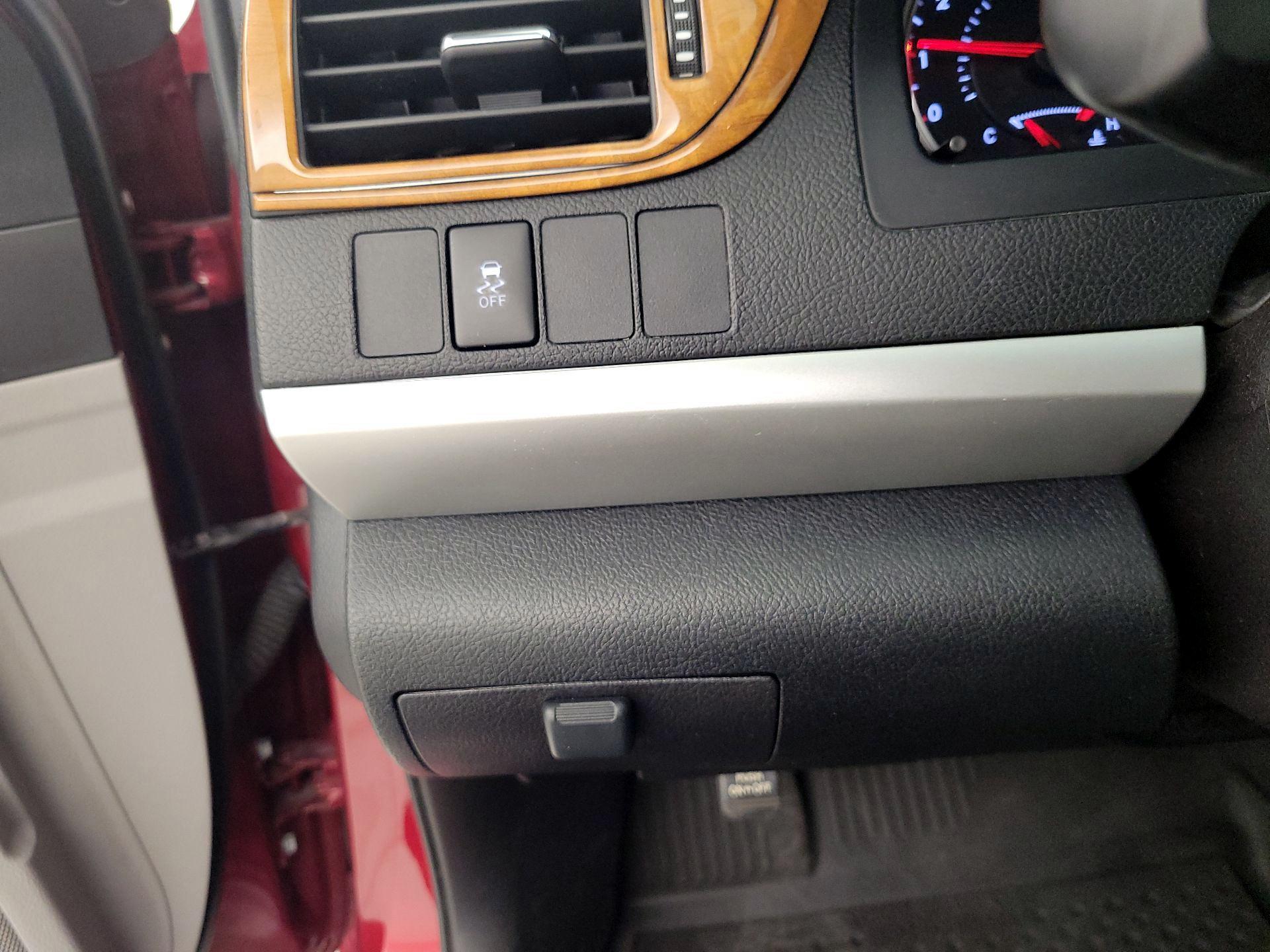 Thumbnail: 2017 Toyota Camry - 13