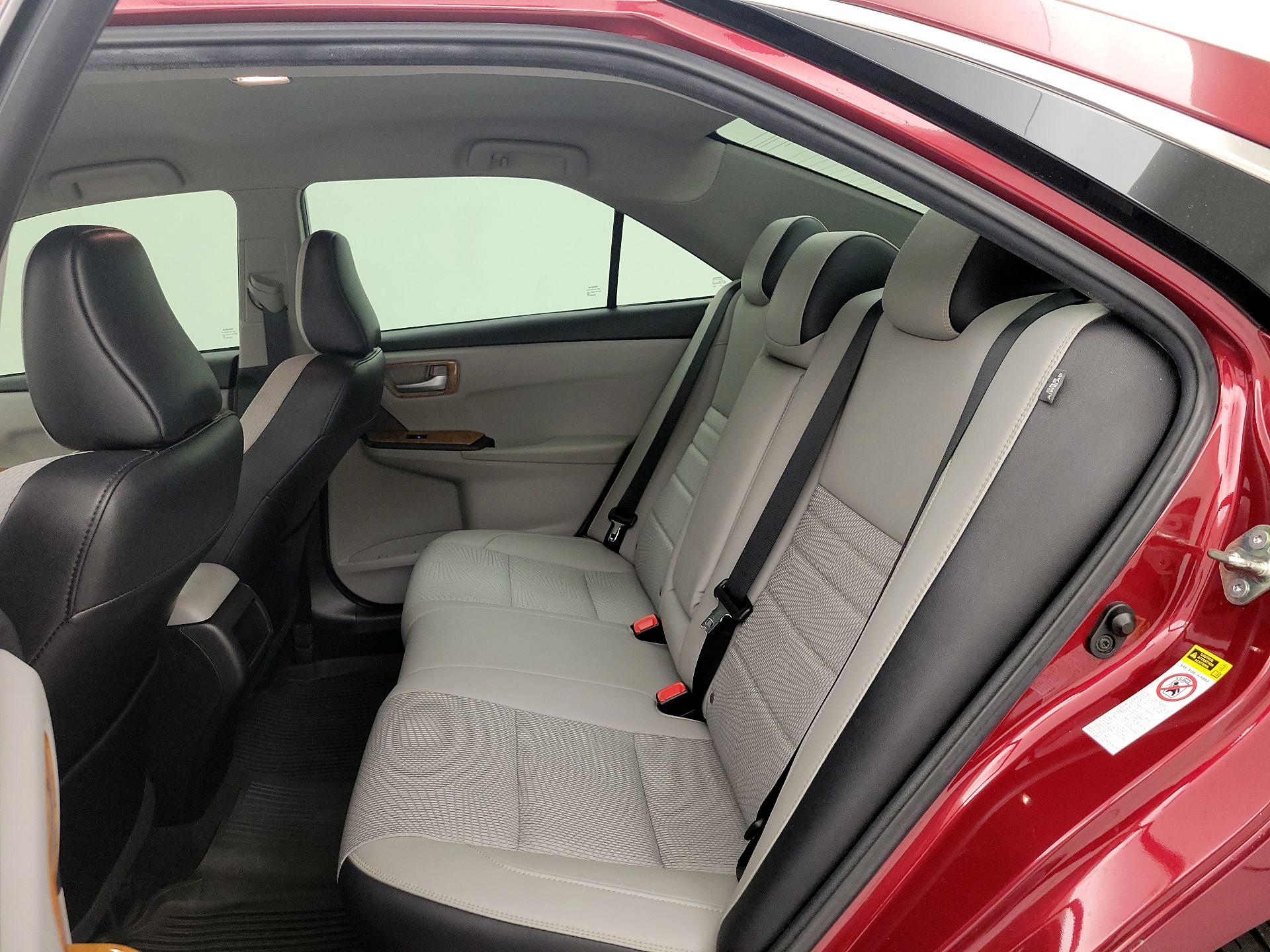 Thumbnail: 2017 Toyota Camry - 20