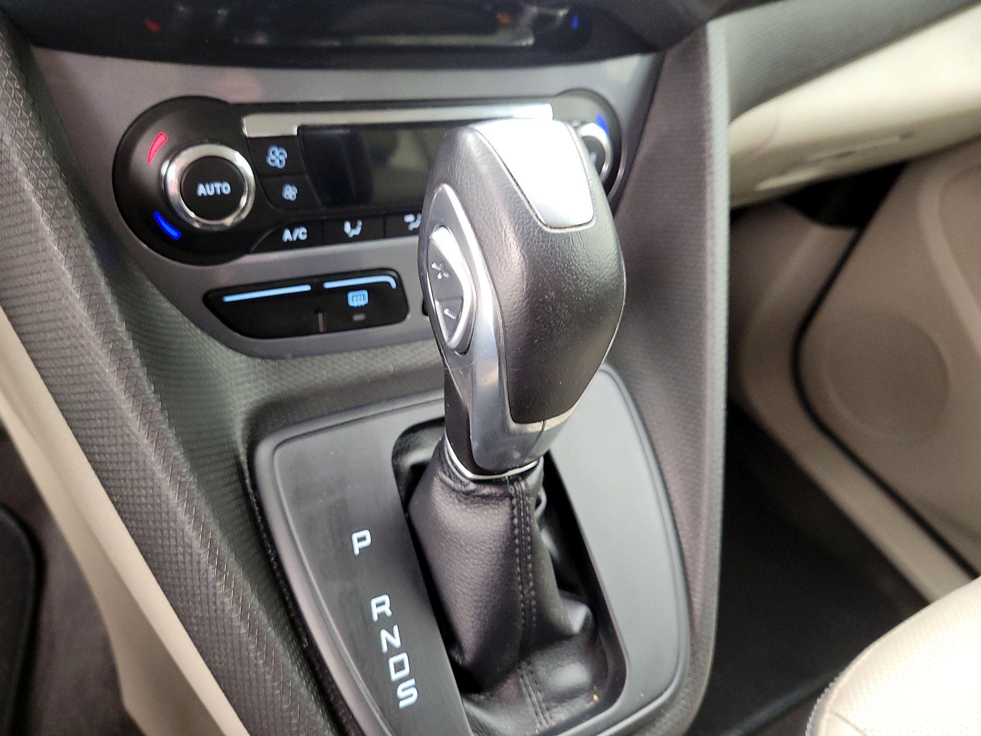 Thumbnail: 2018 Ford Transit Series - 15