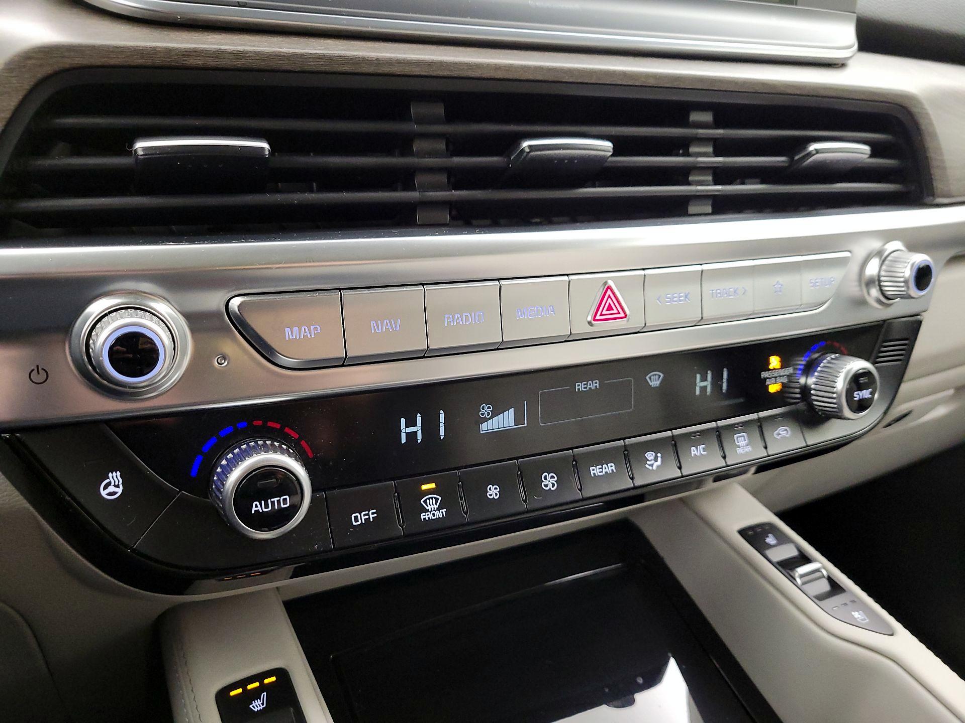 Thumbnail: 2020 Kia Telluride - 16