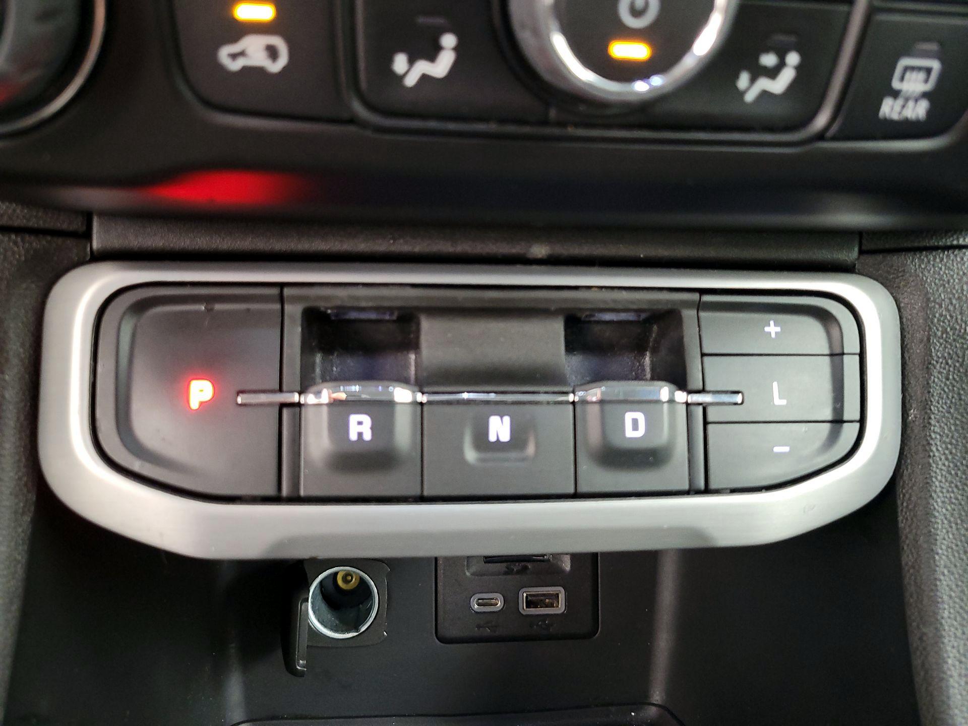 Thumbnail: 2023 GMC Acadia - 17