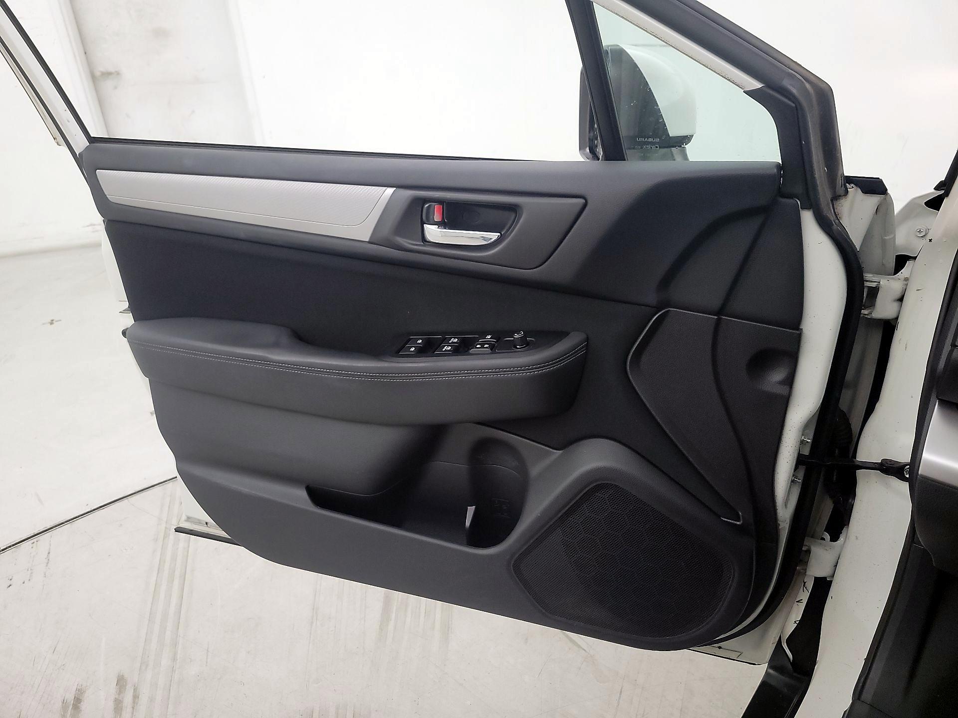 Thumbnail: 2015 Subaru Outback - 12