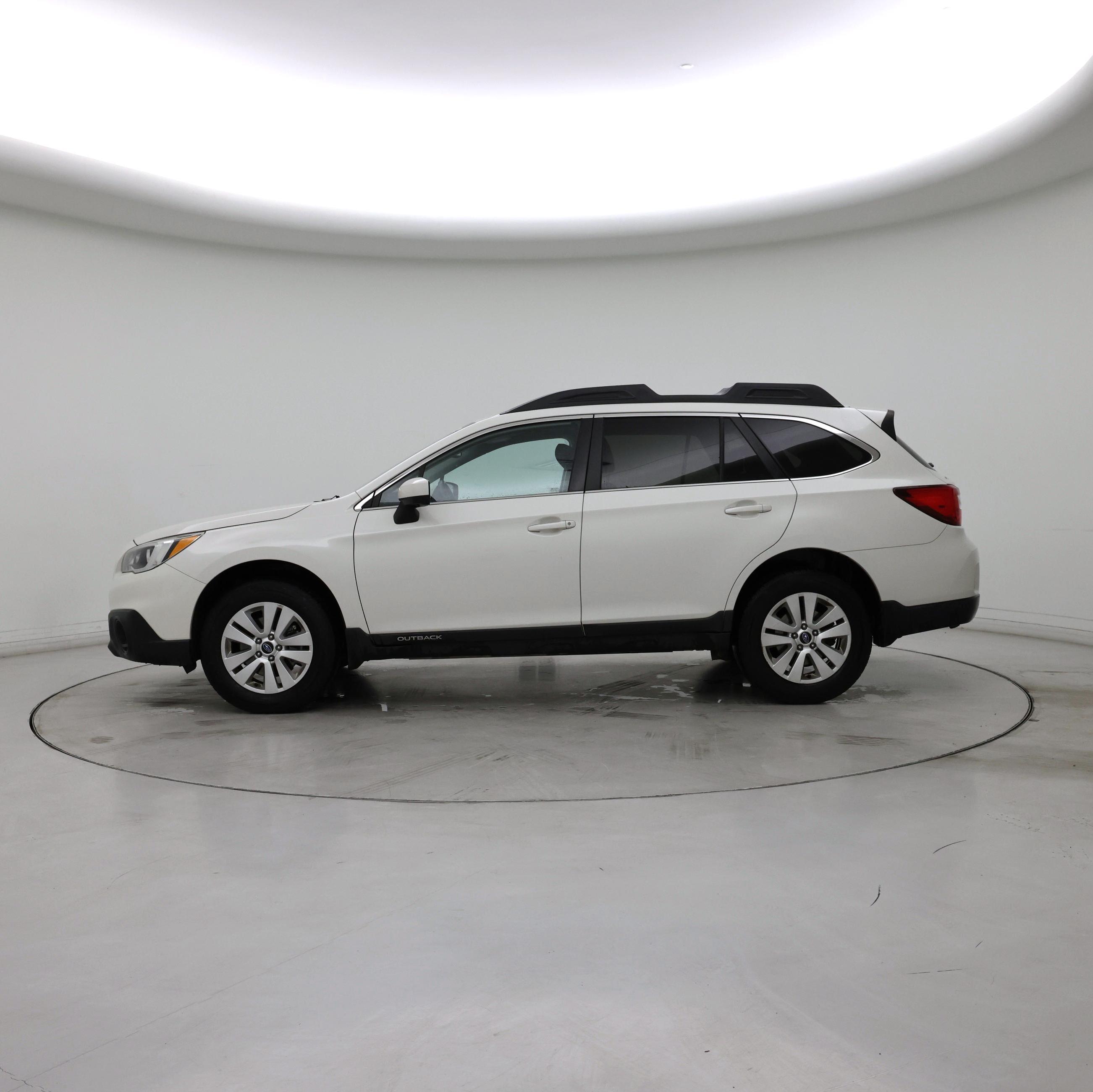 Thumbnail: 2015 Subaru Outback - 3